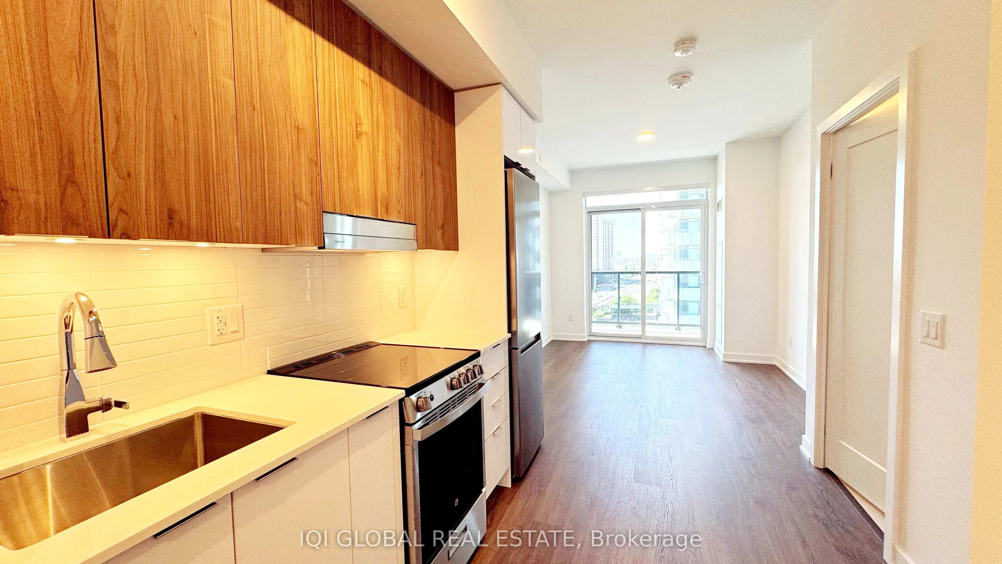 5105 Hurontario Street, #710