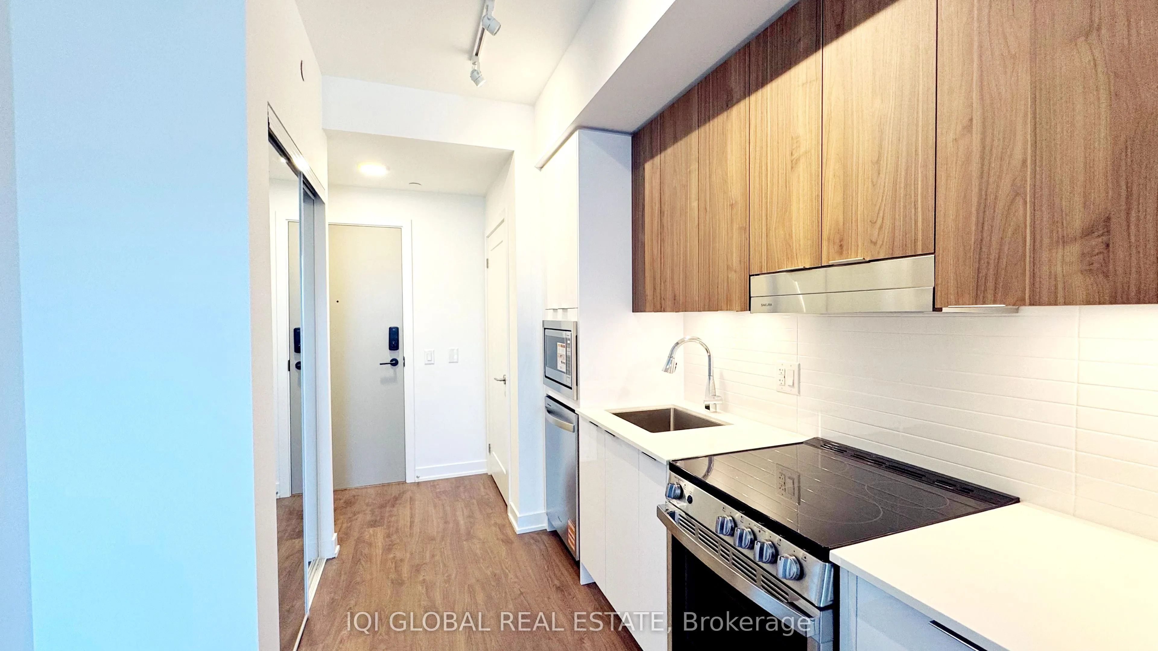5105 Hurontario Street, #710