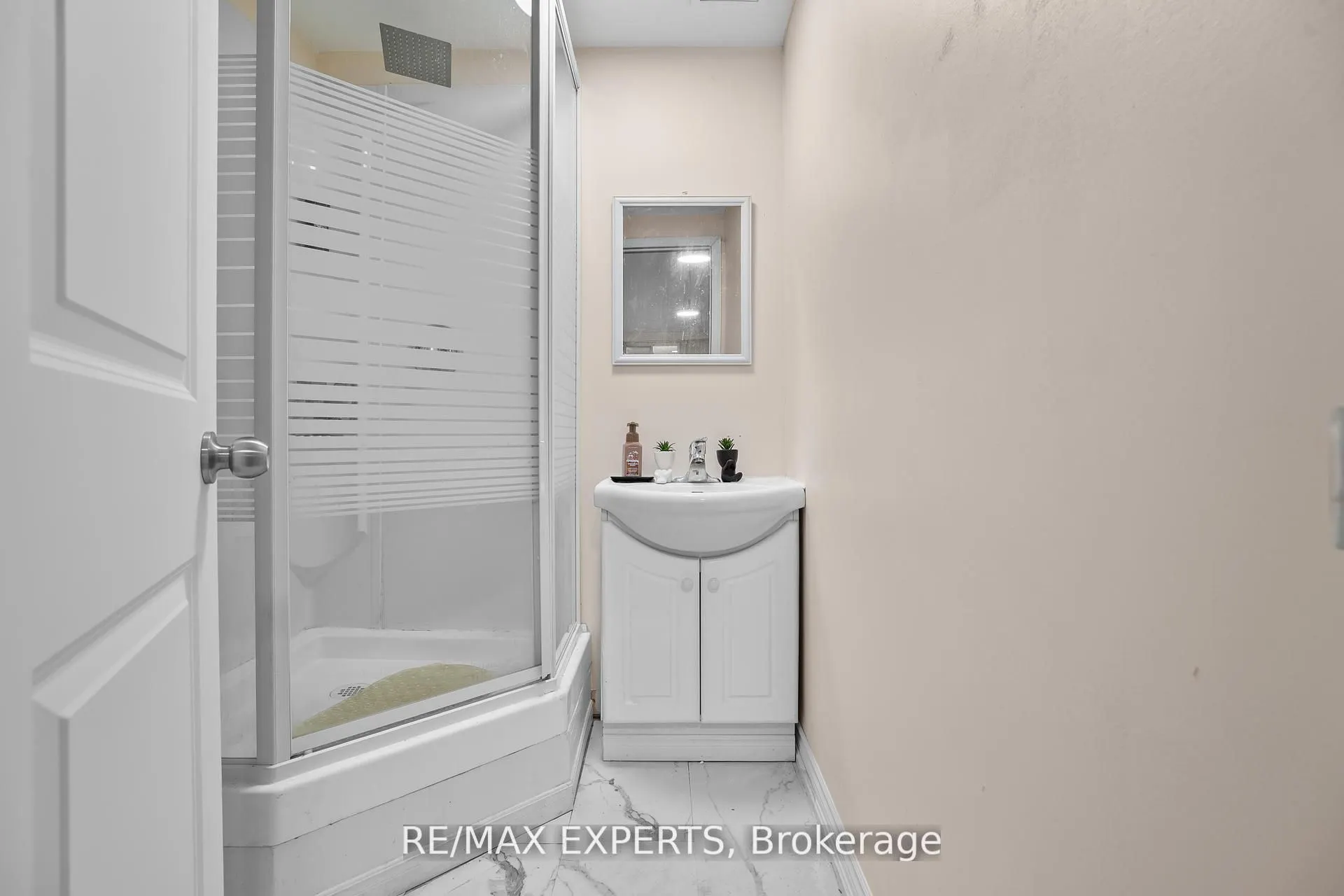 2779 Gananoque Drive, #35
