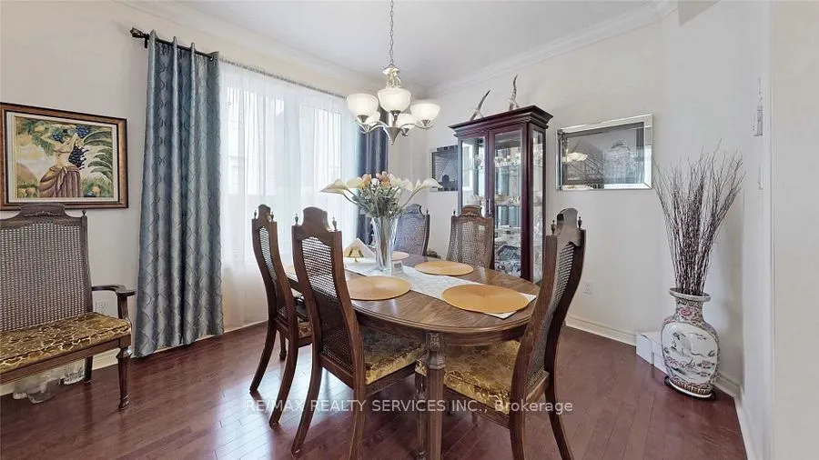 3 Bellcrest Road
