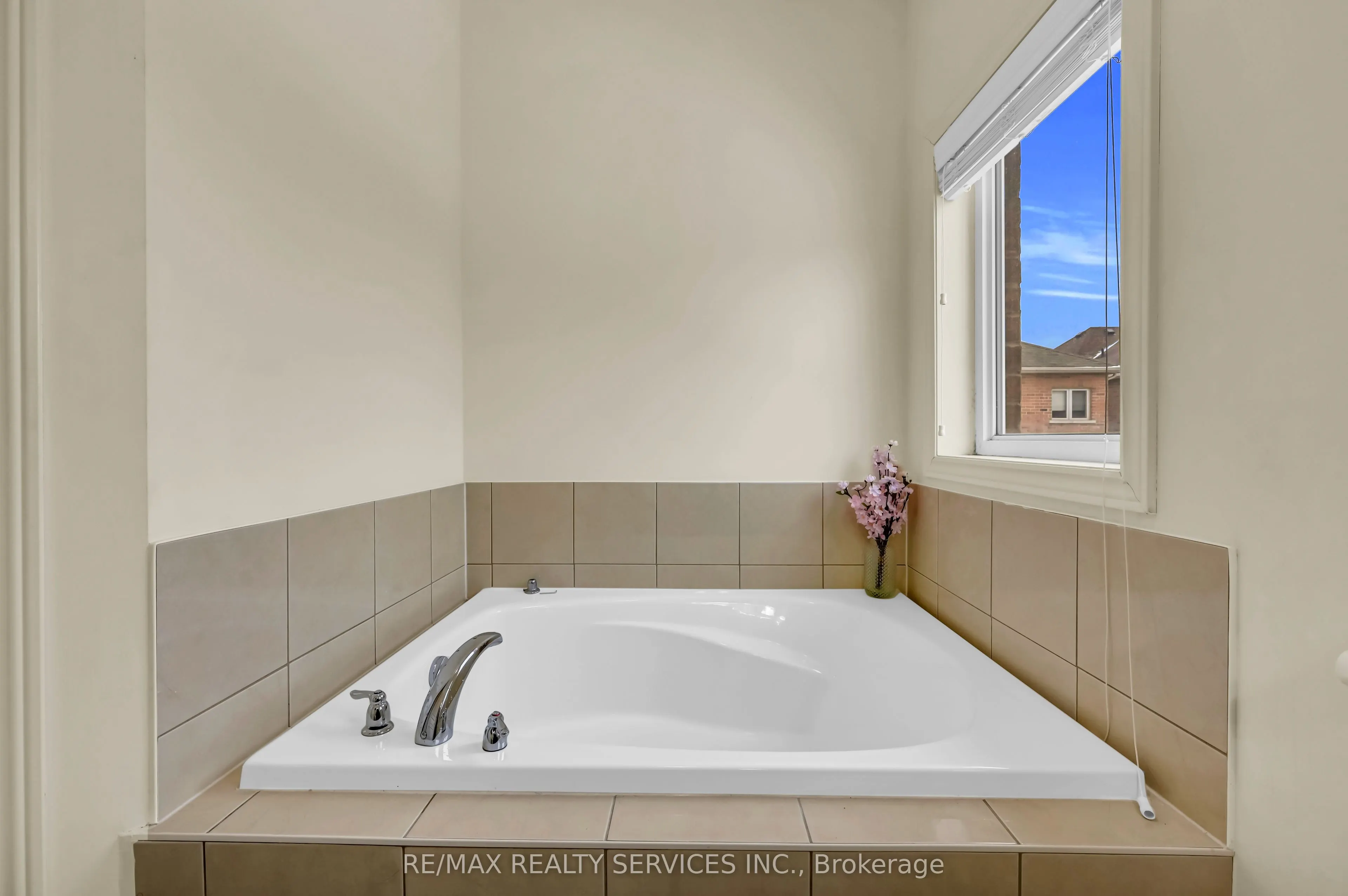 3 Bellcrest Road