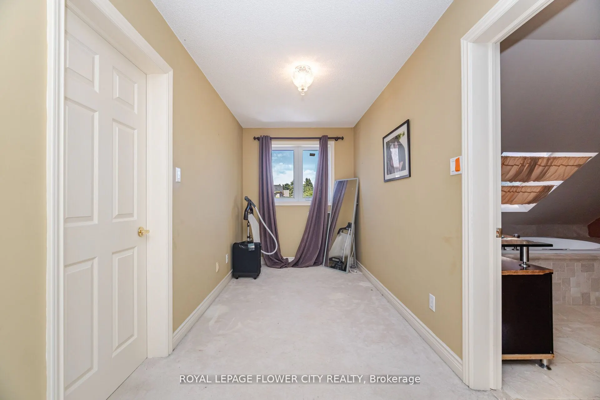 14 Antrim Court E