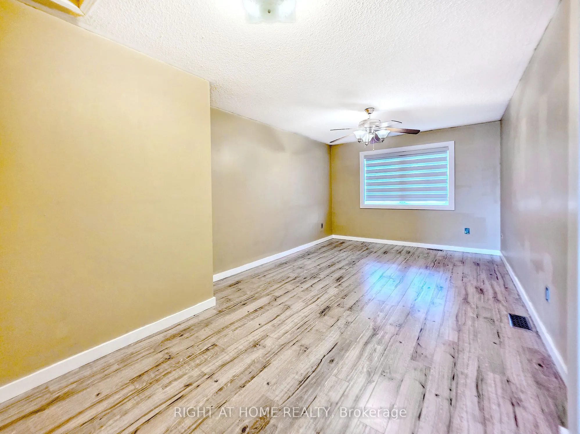 98 Spadina Road, #54