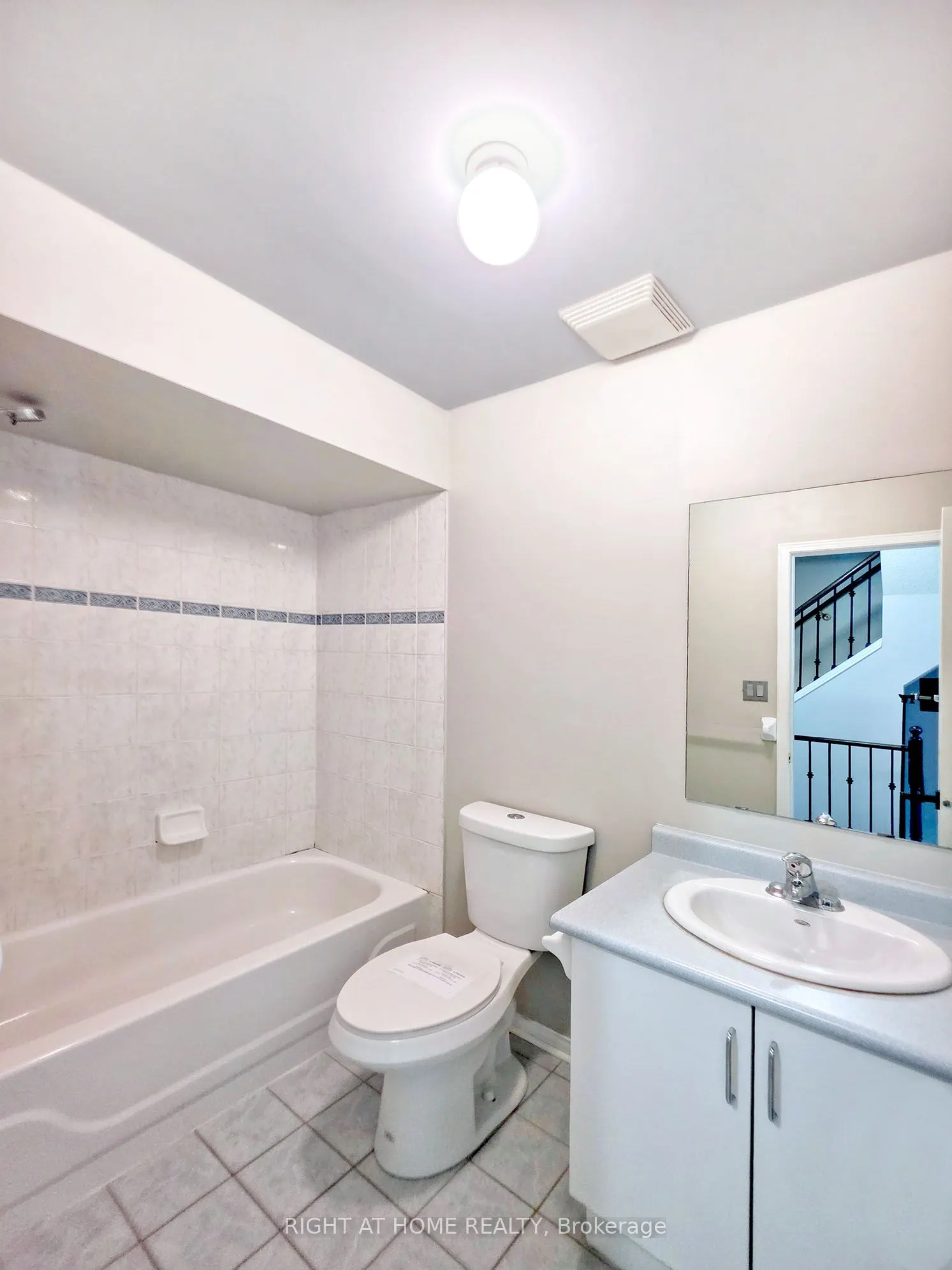 98 Spadina Road, #54