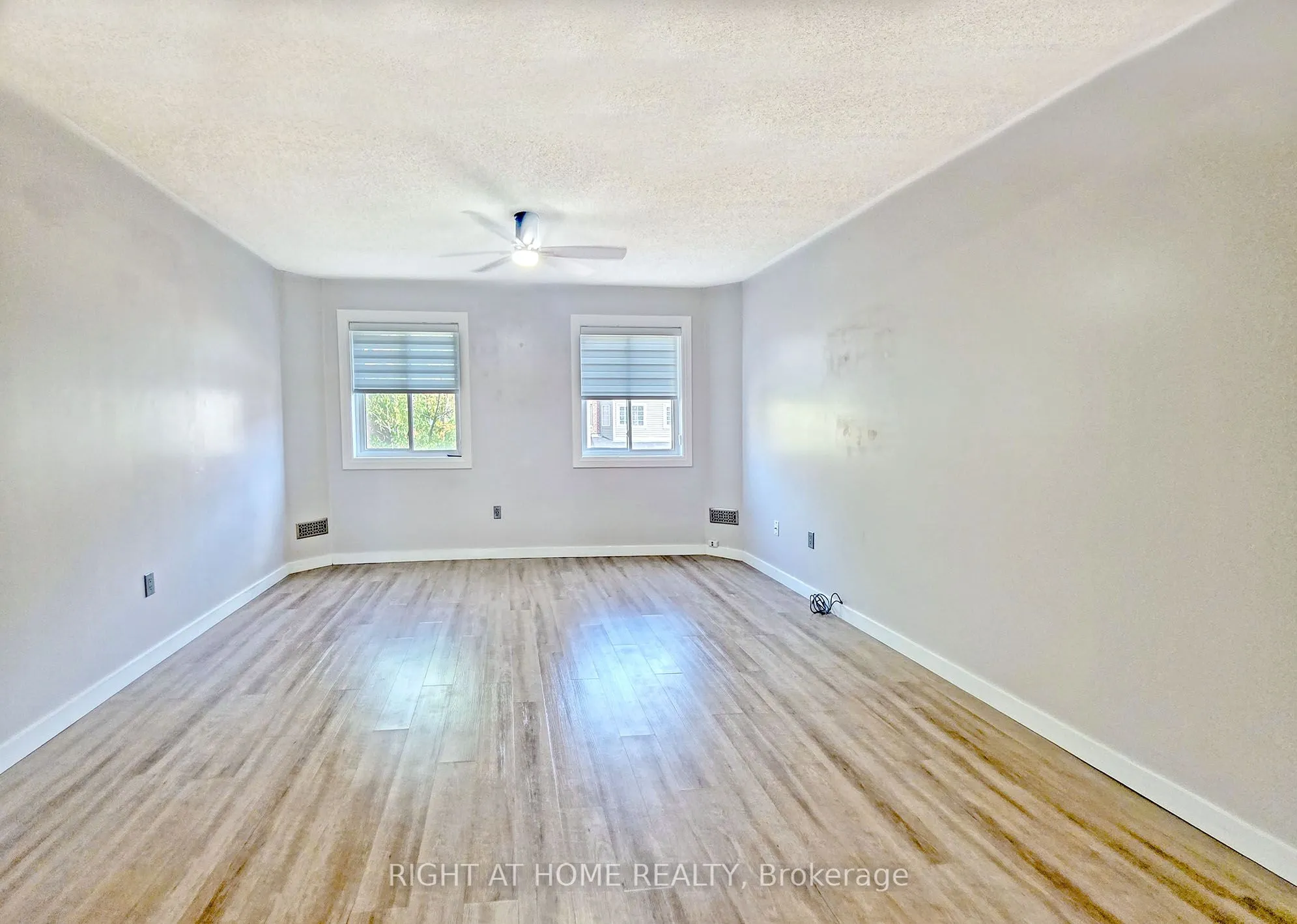 98 Spadina Road, #54