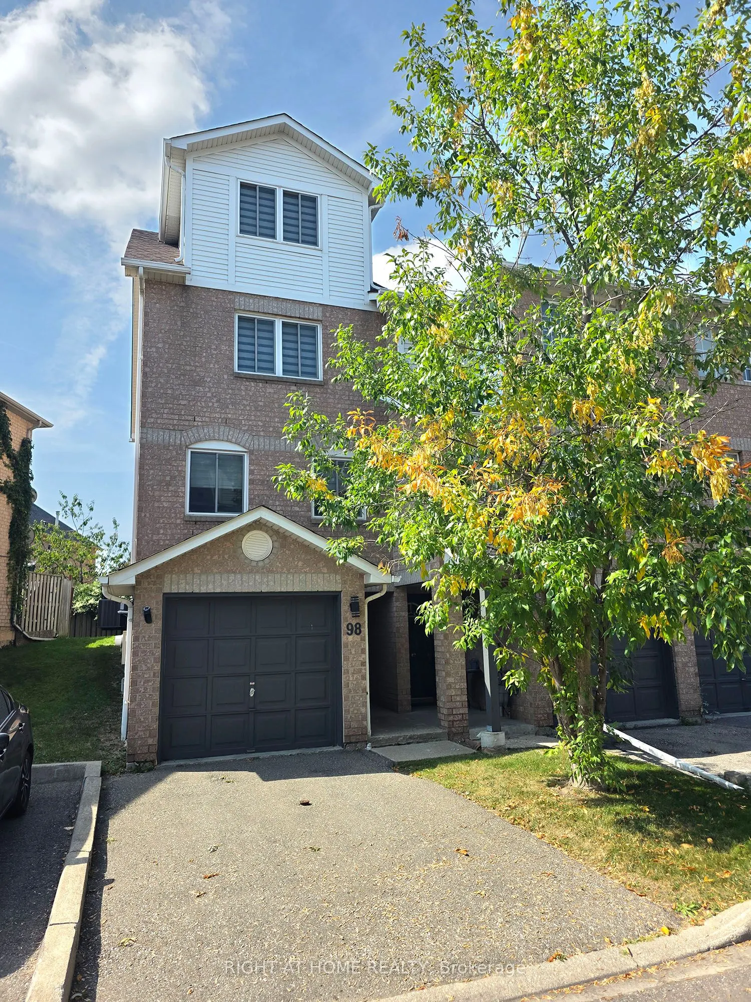 98 Spadina Road, #54