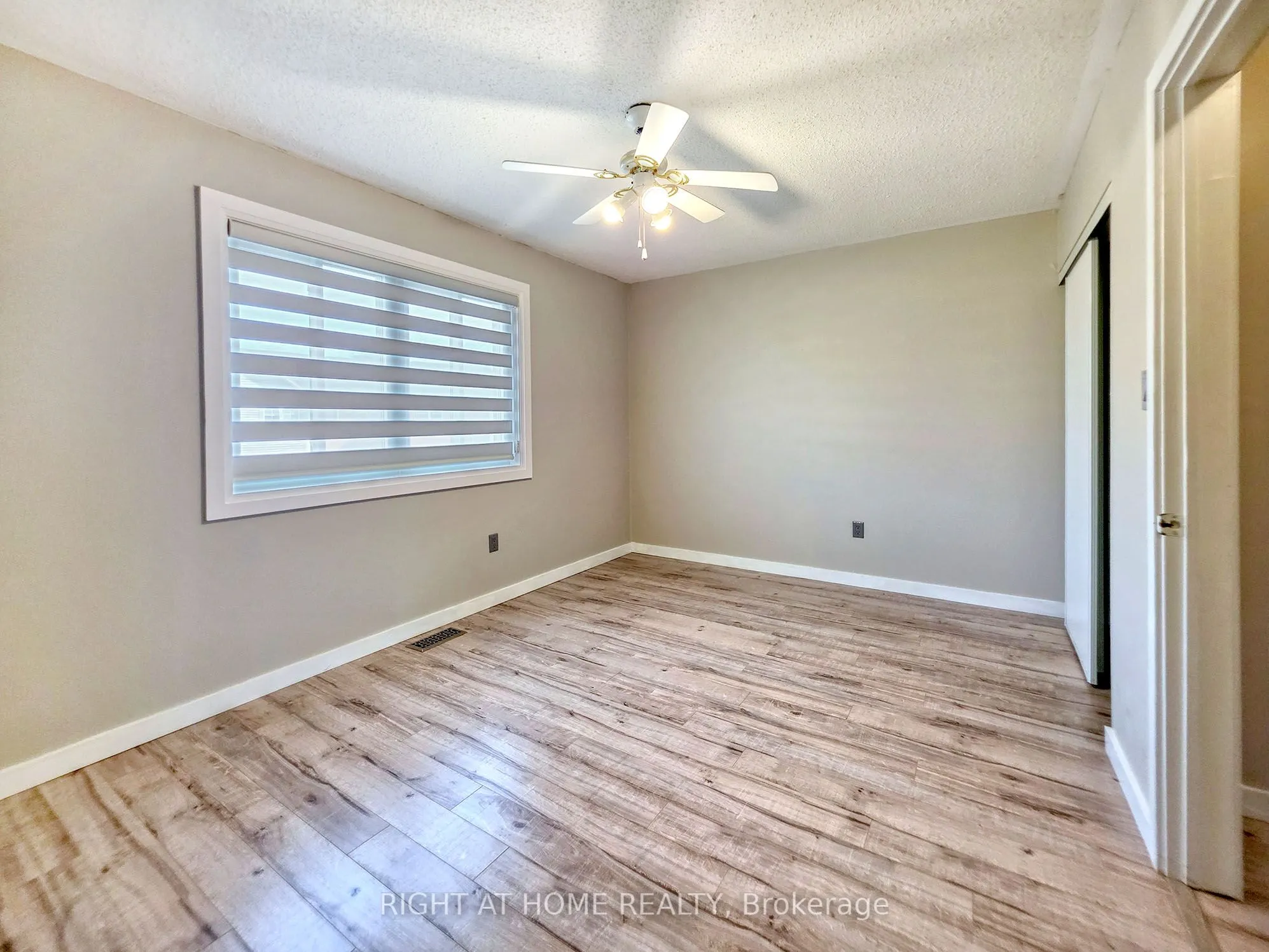 98 Spadina Road, #54