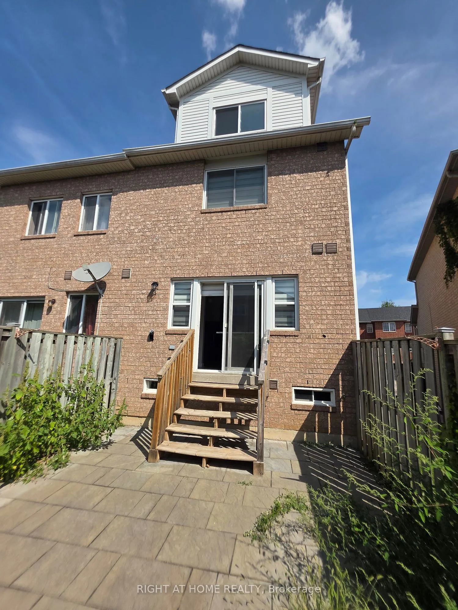 98 Spadina Road, #54