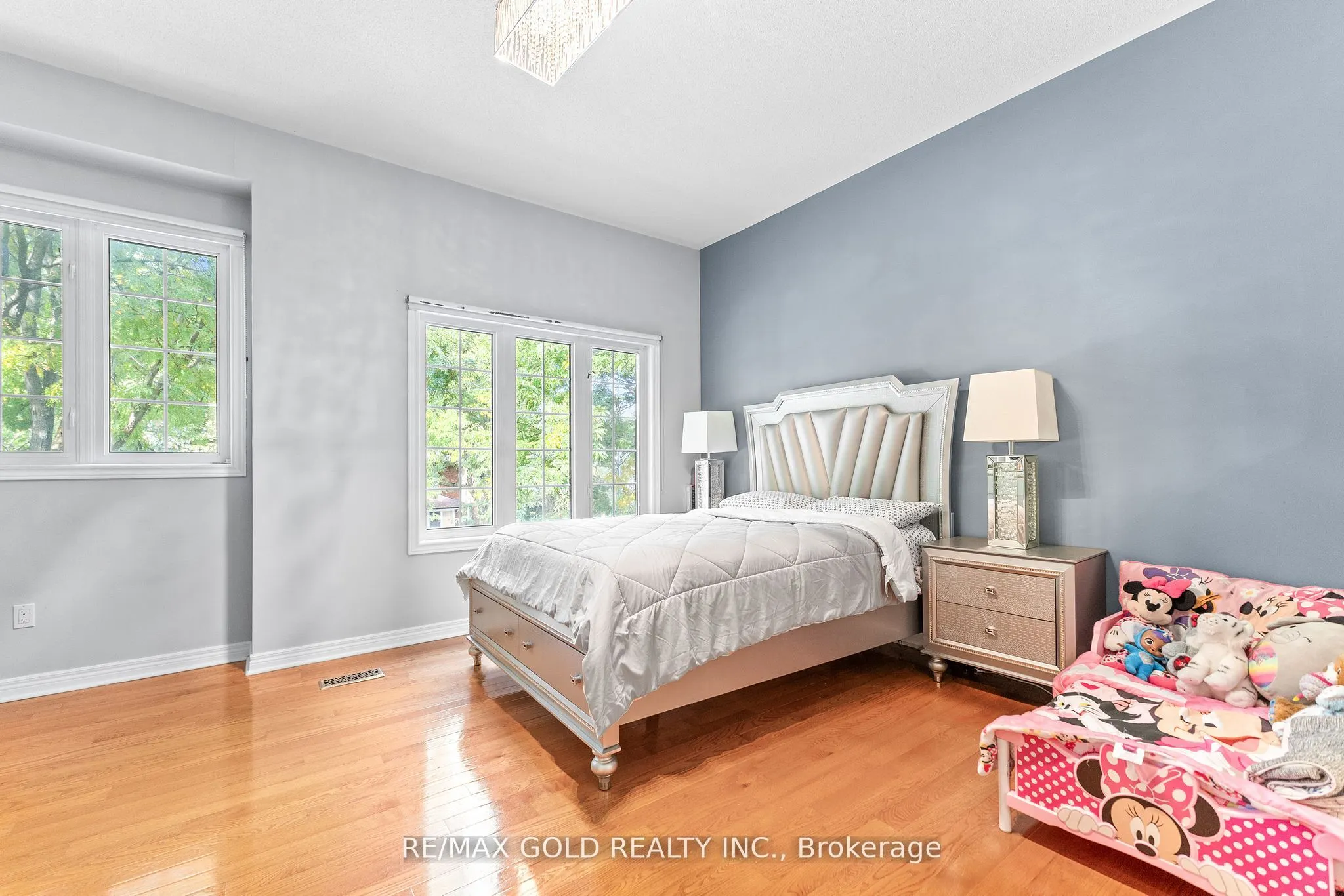 61 Nelson Street W, #6