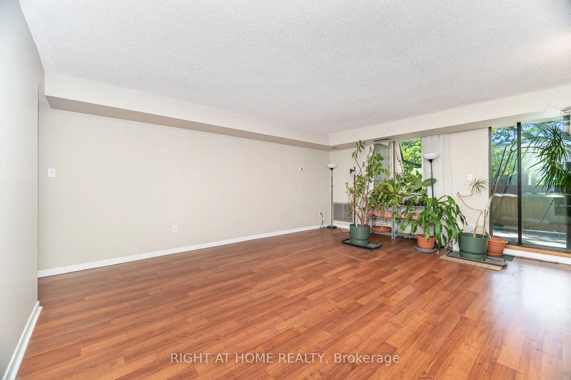 1250 Mississauga Valley Boulevard W, #13