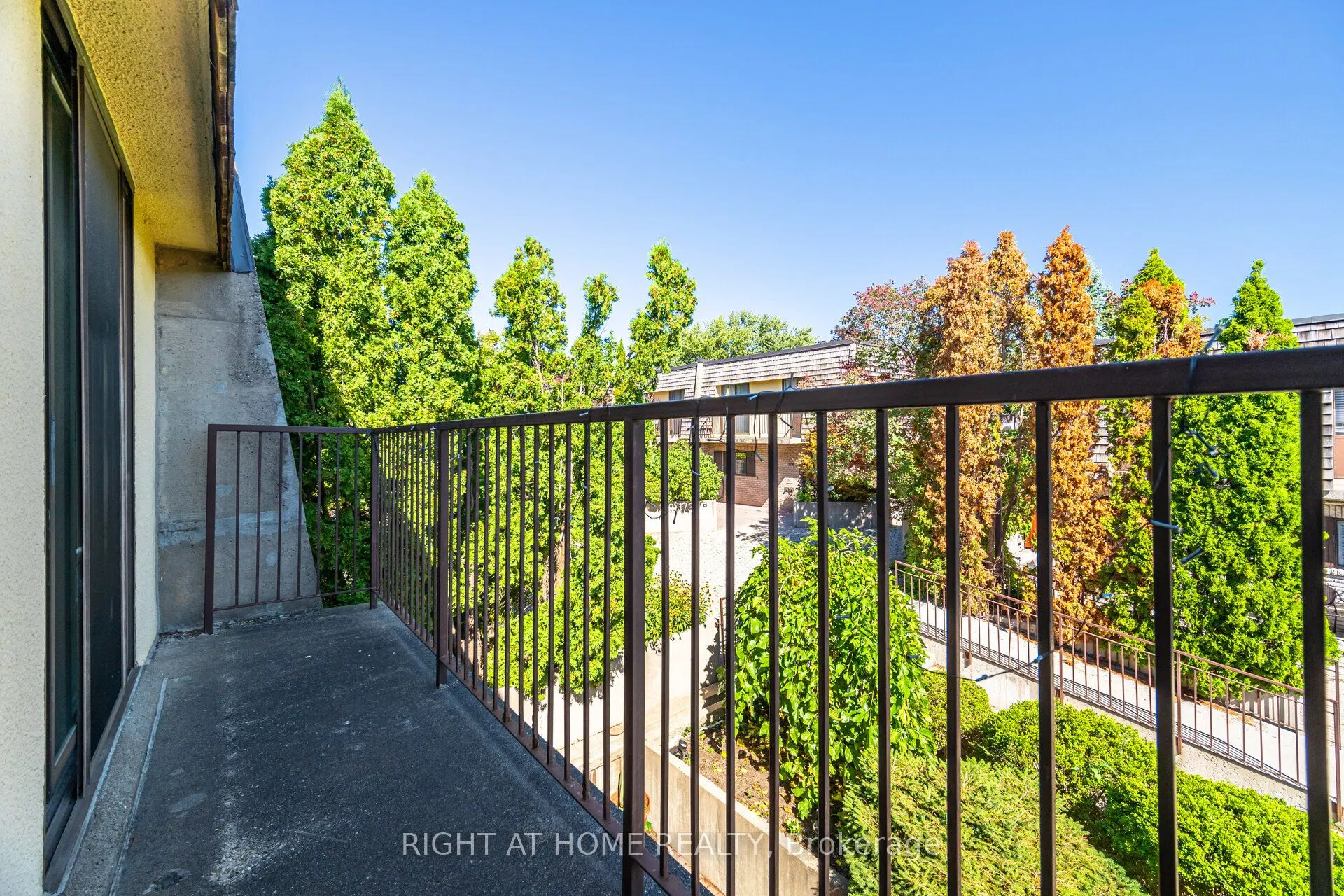 1250 Mississauga Valley Boulevard W, #13