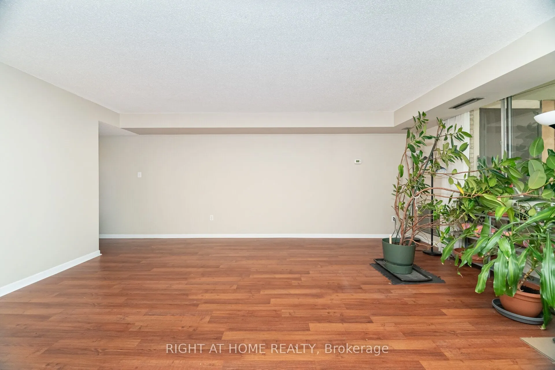 1250 Mississauga Valley Boulevard W, #13