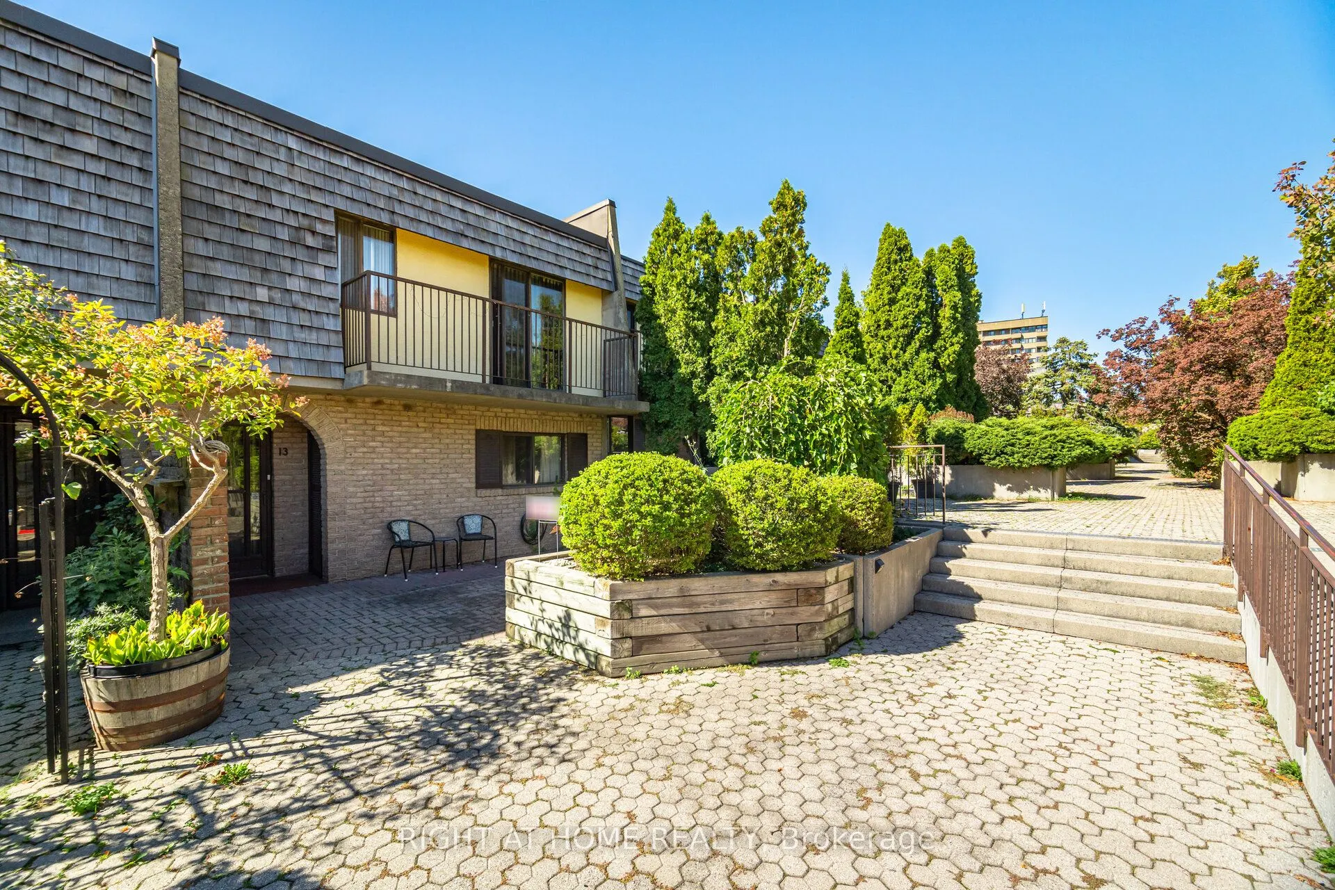 1250 Mississauga Valley Boulevard W, #13