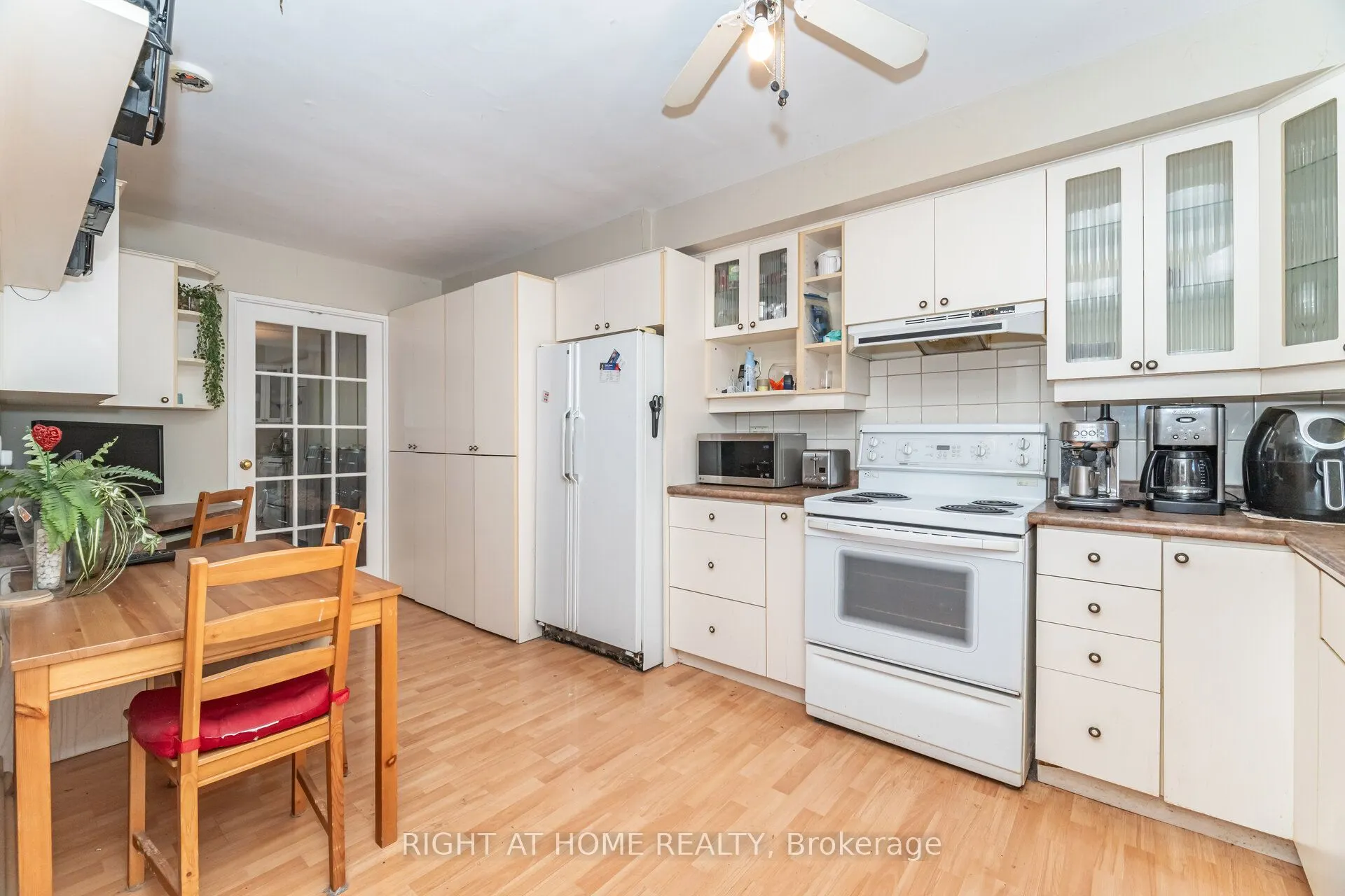 1250 Mississauga Valley Boulevard W, #13