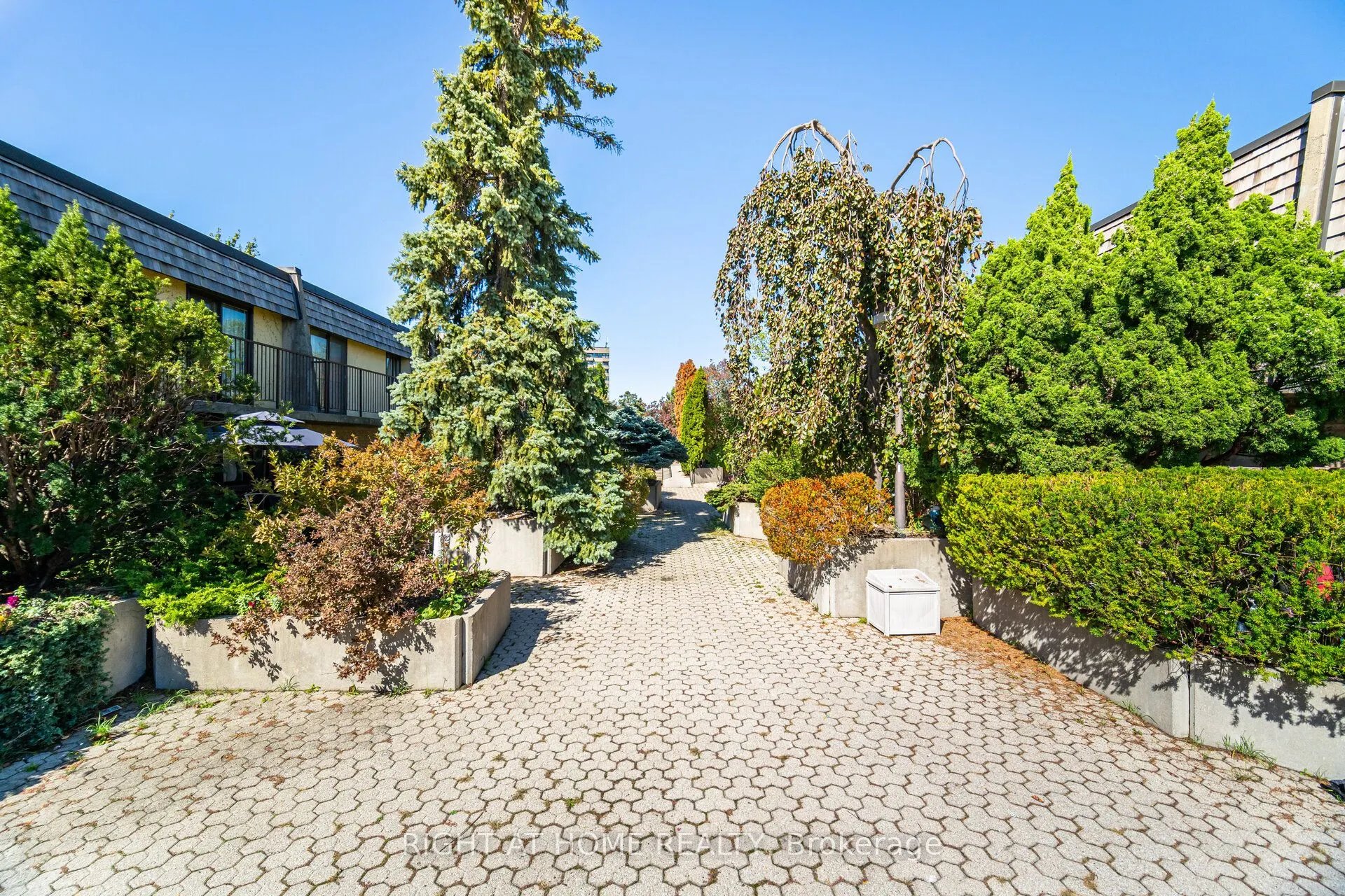 1250 Mississauga Valley Boulevard W, #13