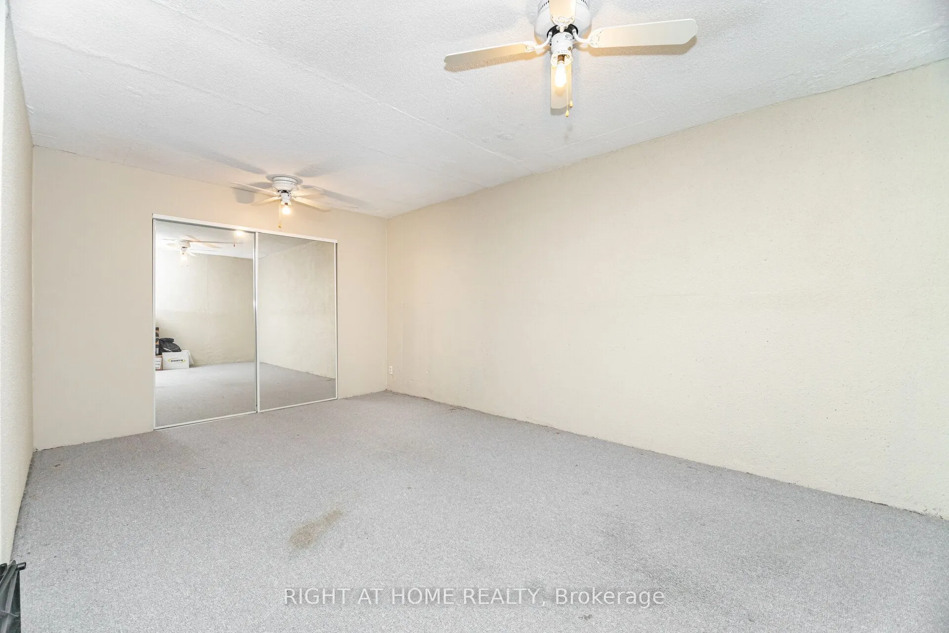 1250 Mississauga Valley Boulevard W, #13
