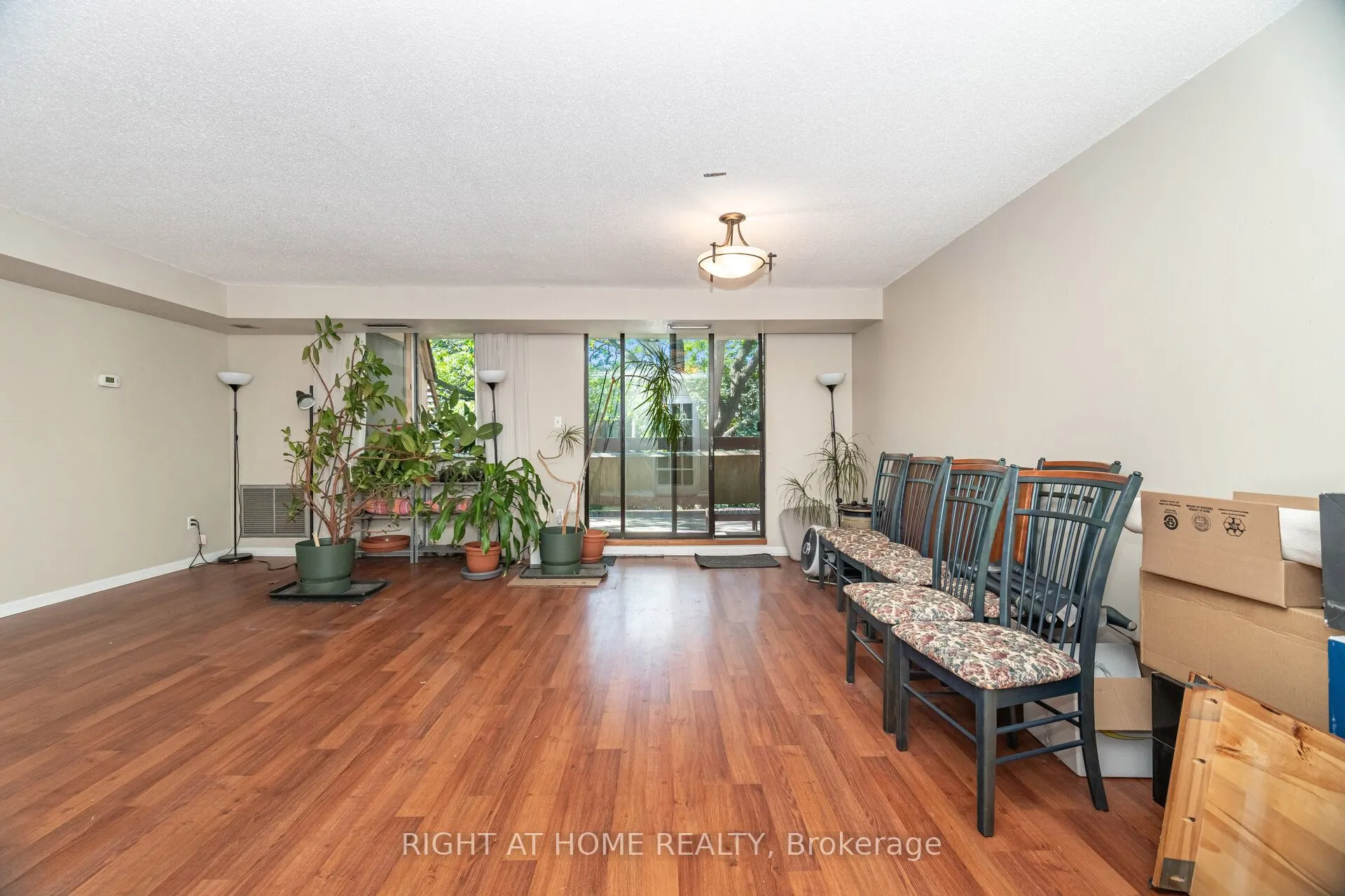 1250 Mississauga Valley Boulevard W, #13