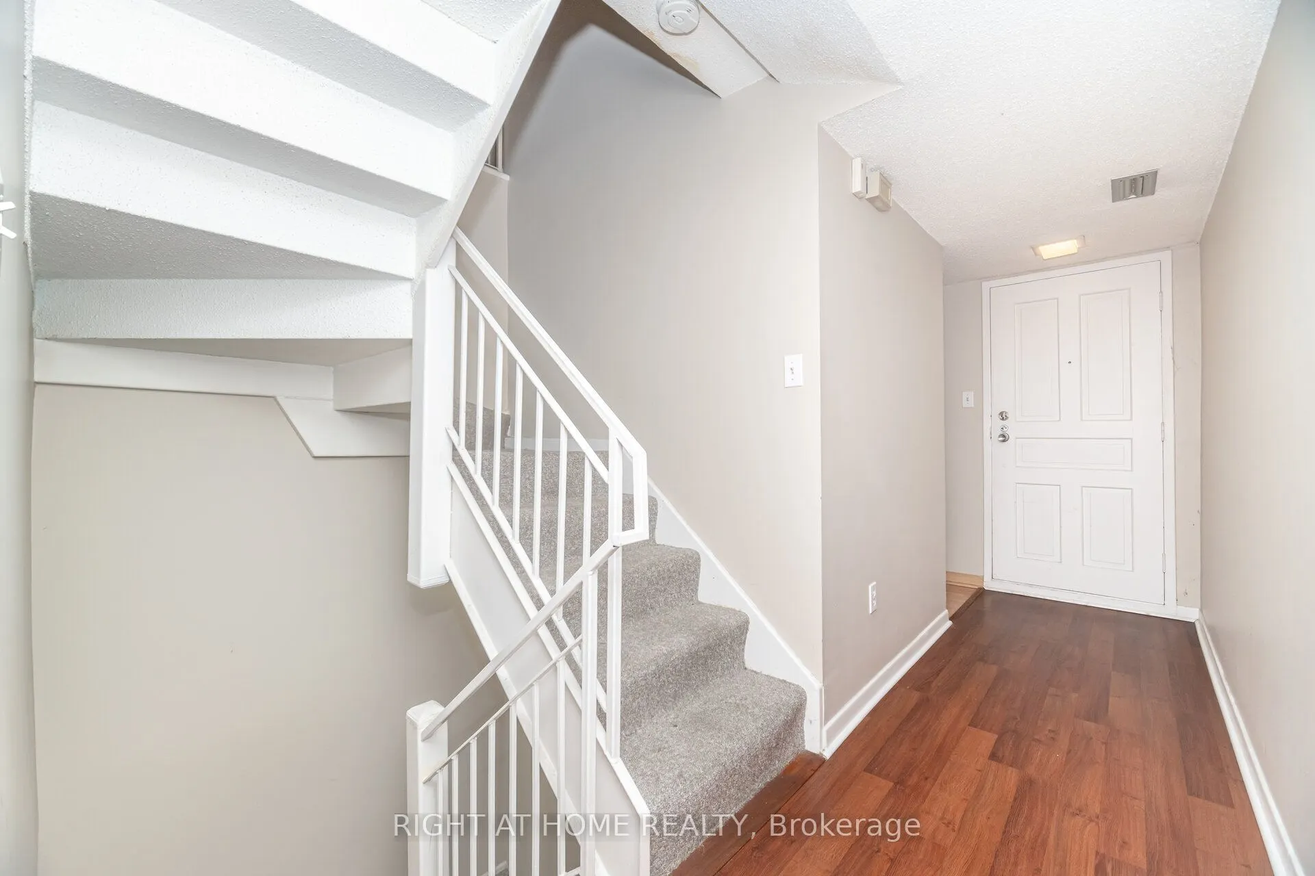 1250 Mississauga Valley Boulevard W, #13