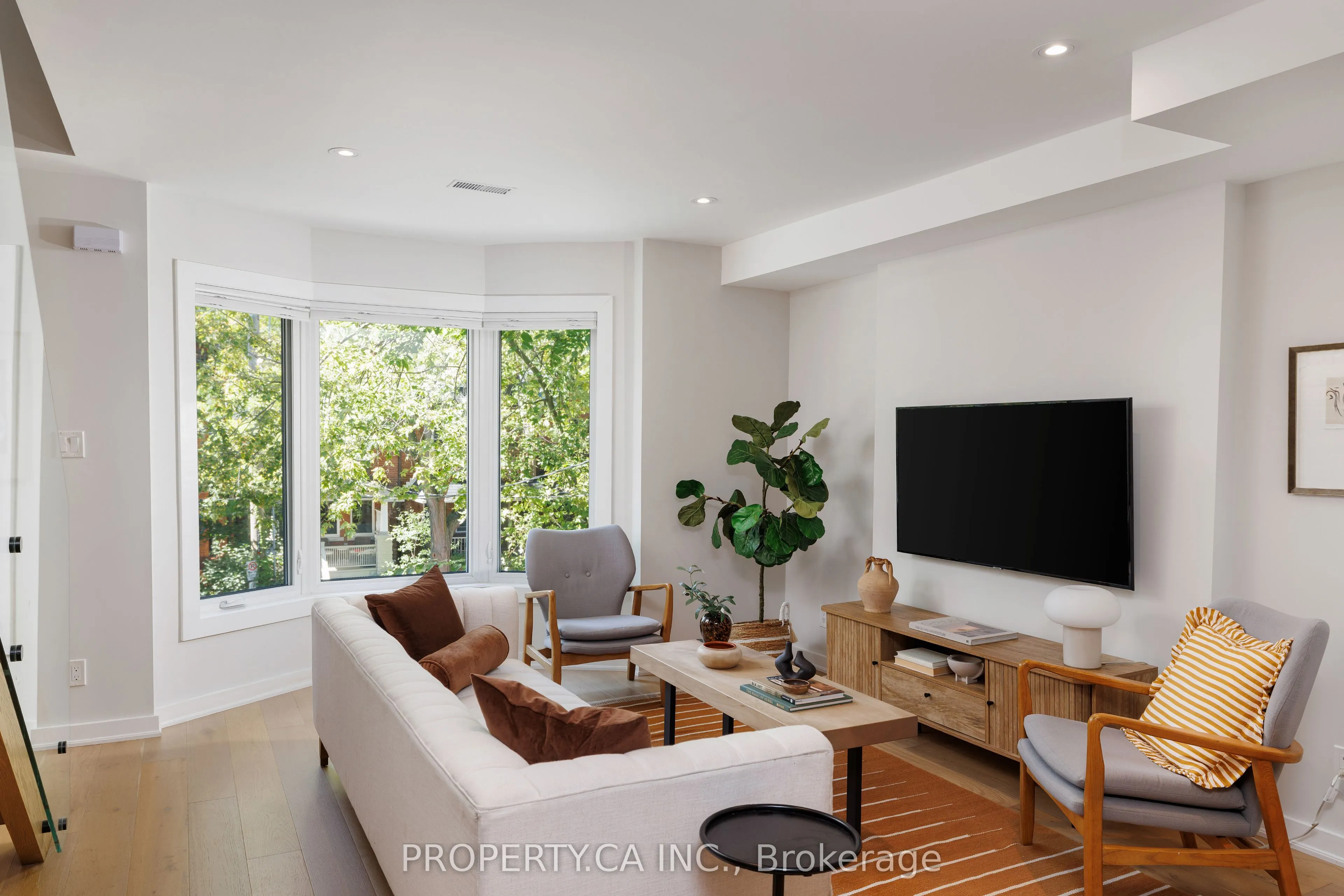 79 Macdonell Avenue