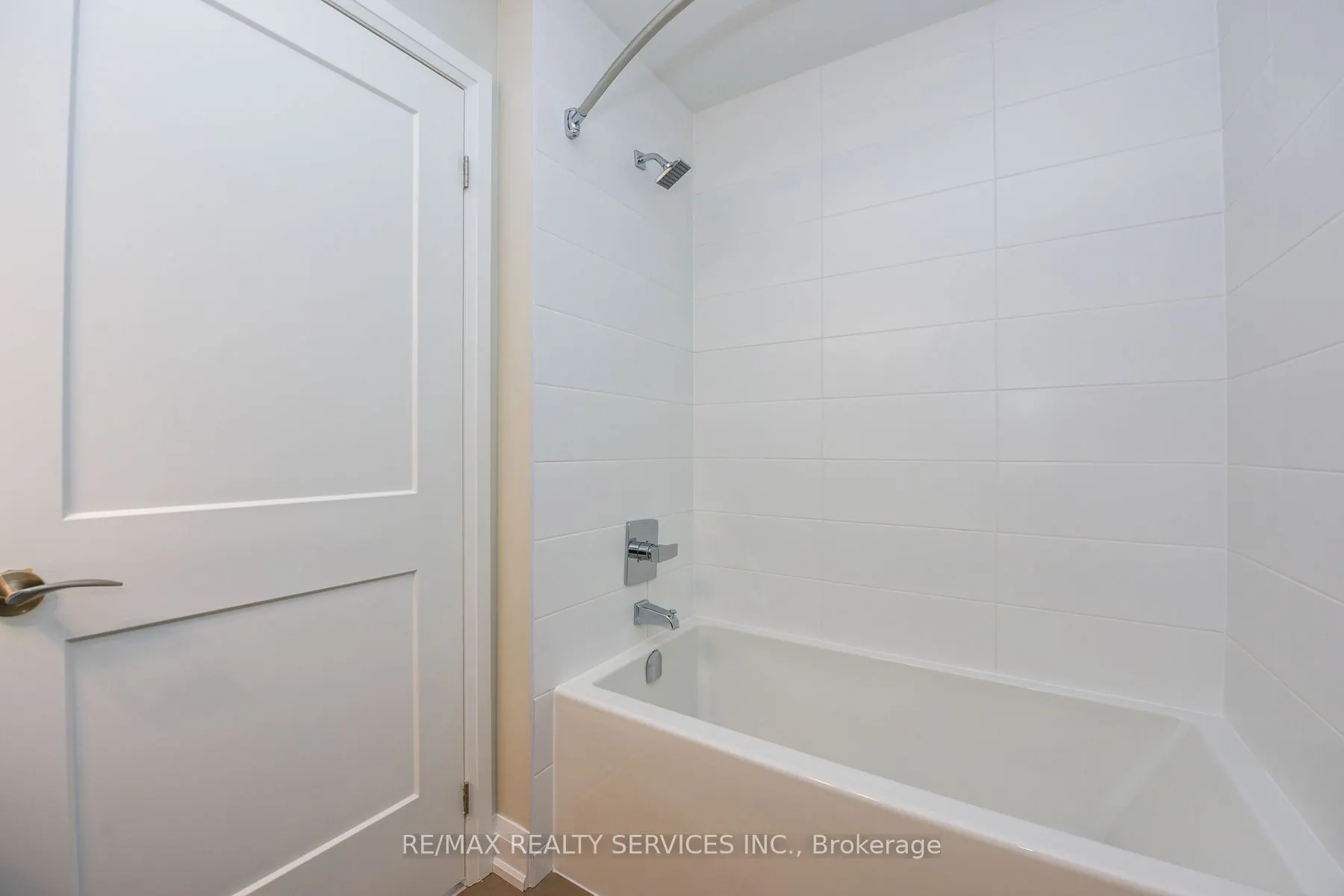 15 Lynch Street, #2103