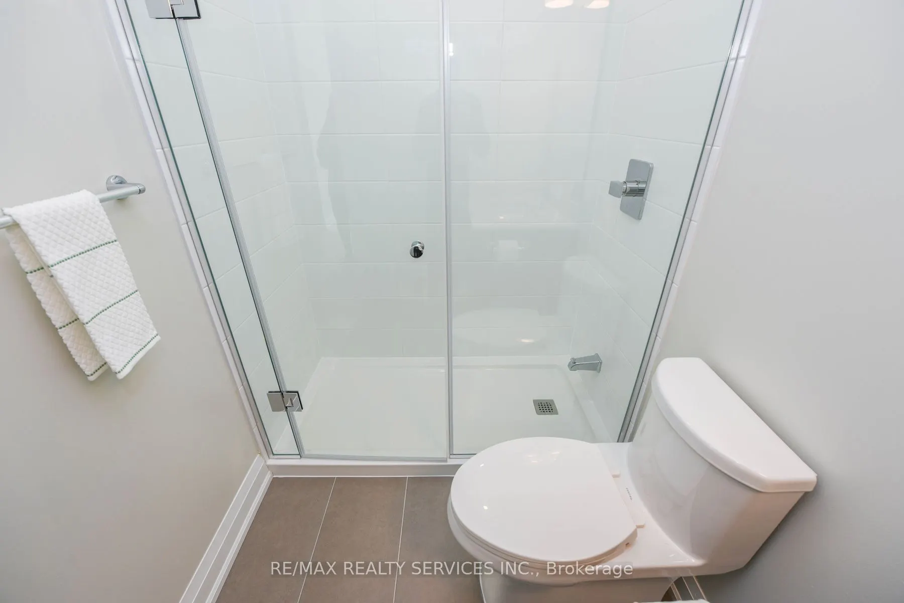 15 Lynch Street, #2103