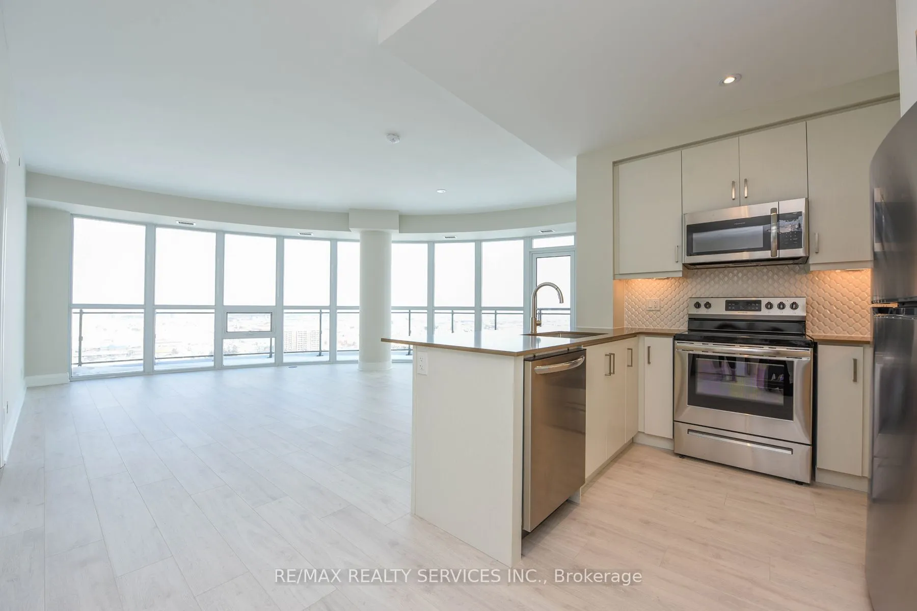 15 Lynch Street, #2103