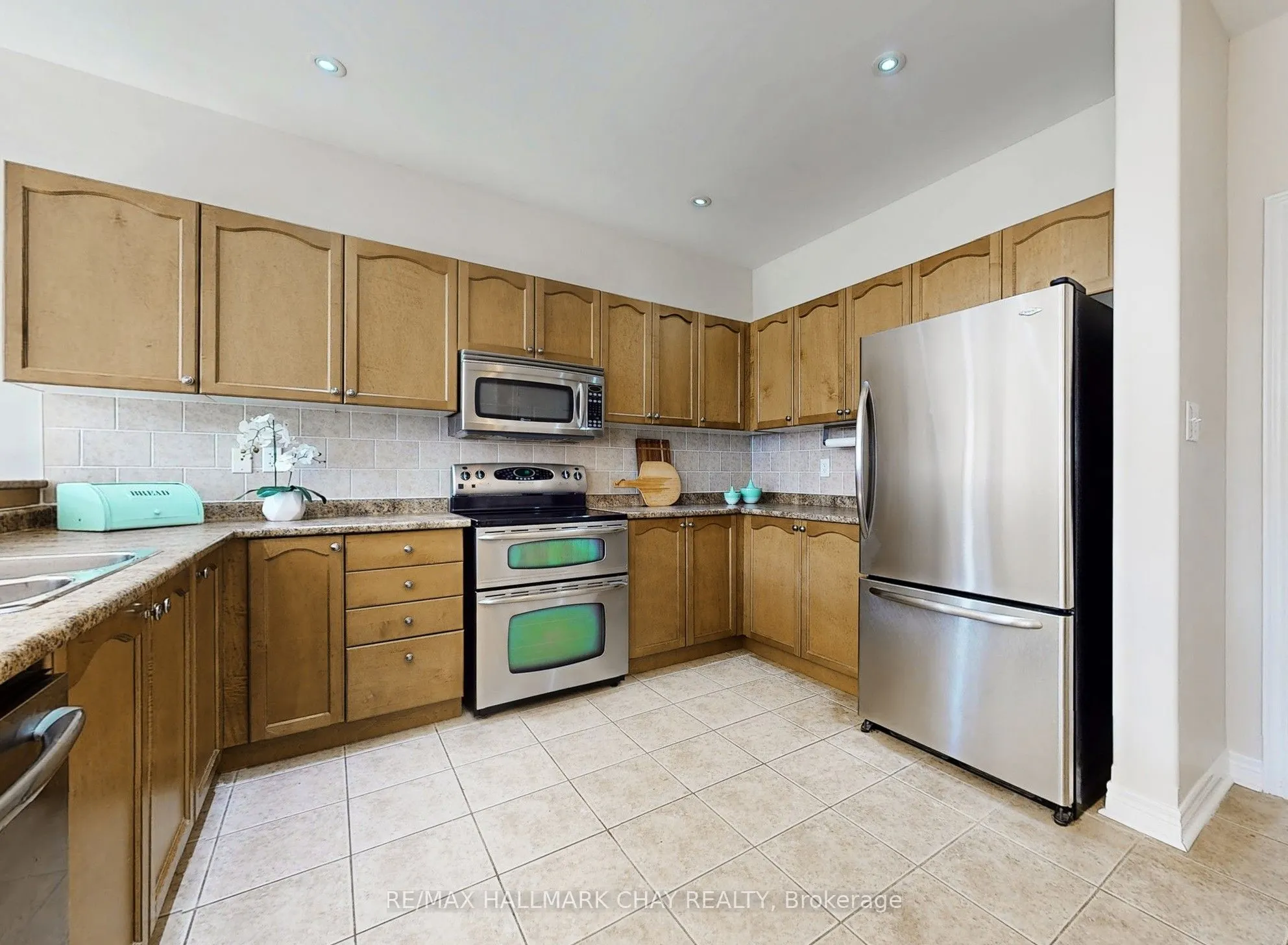 76 Cobblestone Court