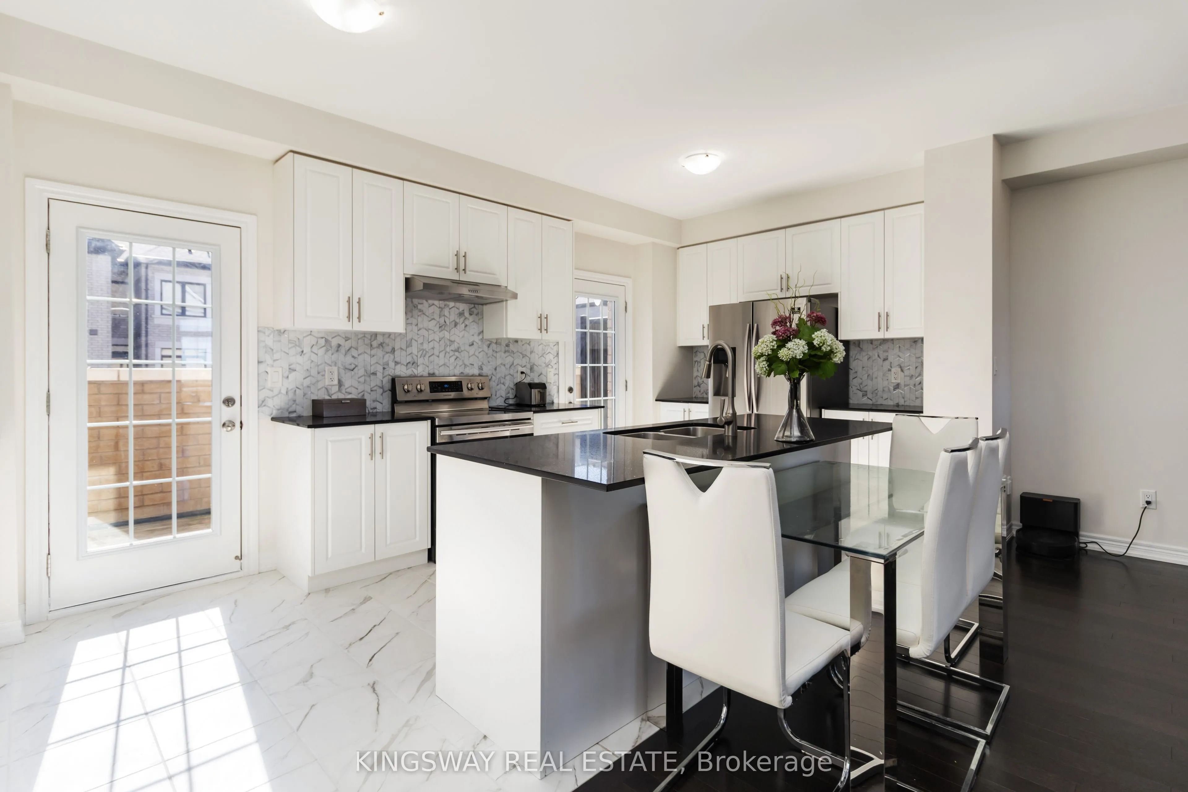 86 Fruitvale Circle