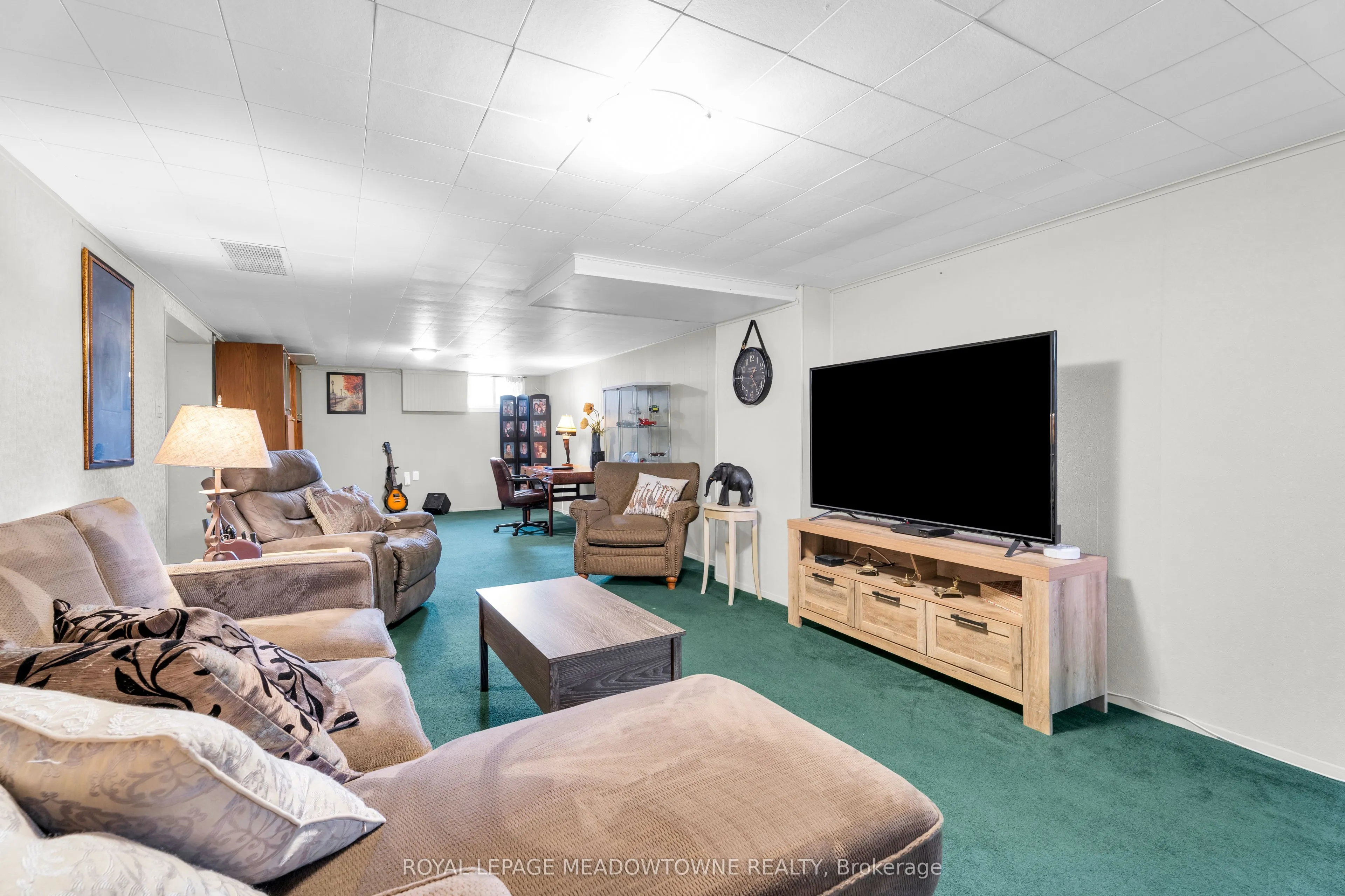 79 Rexway Drive