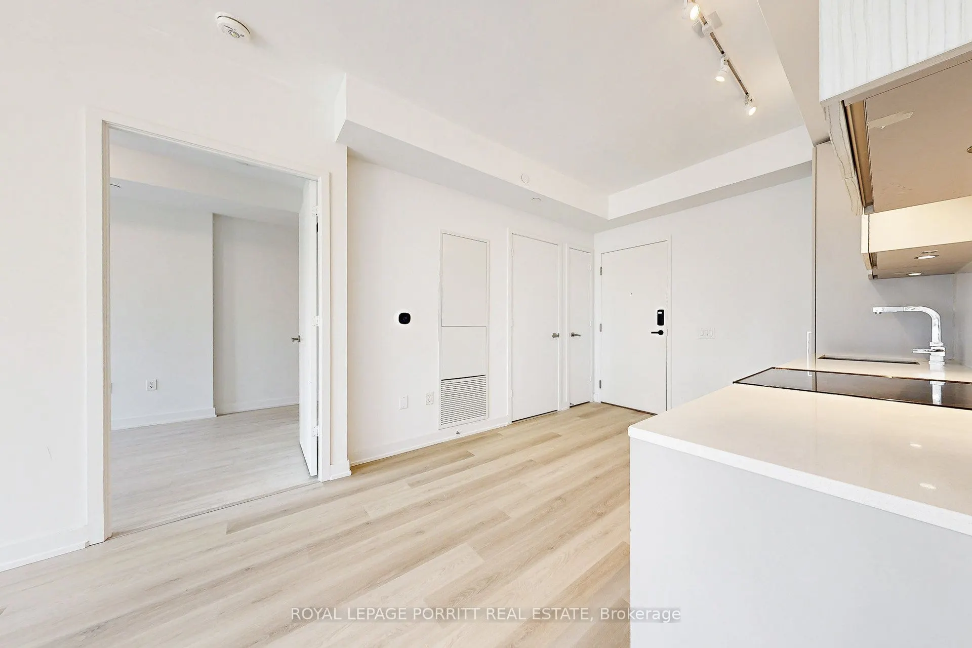 3883 Quartz Road, #202