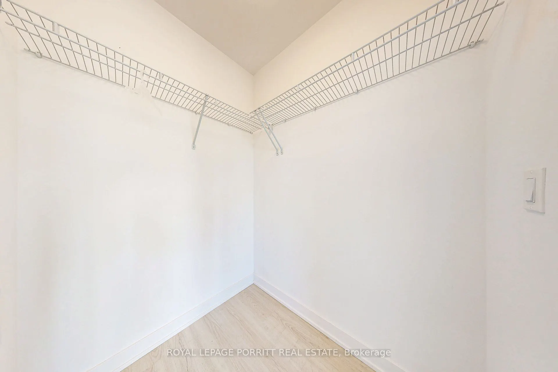 3883 Quartz Road, #202