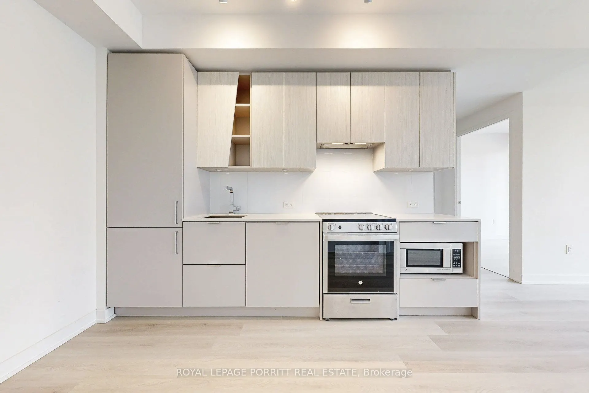 3883 Quartz Road, #202