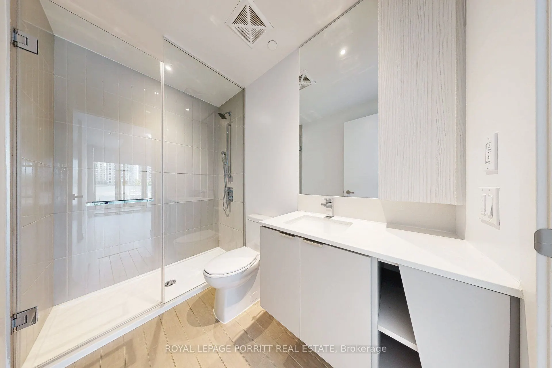 3883 Quartz Road, #202