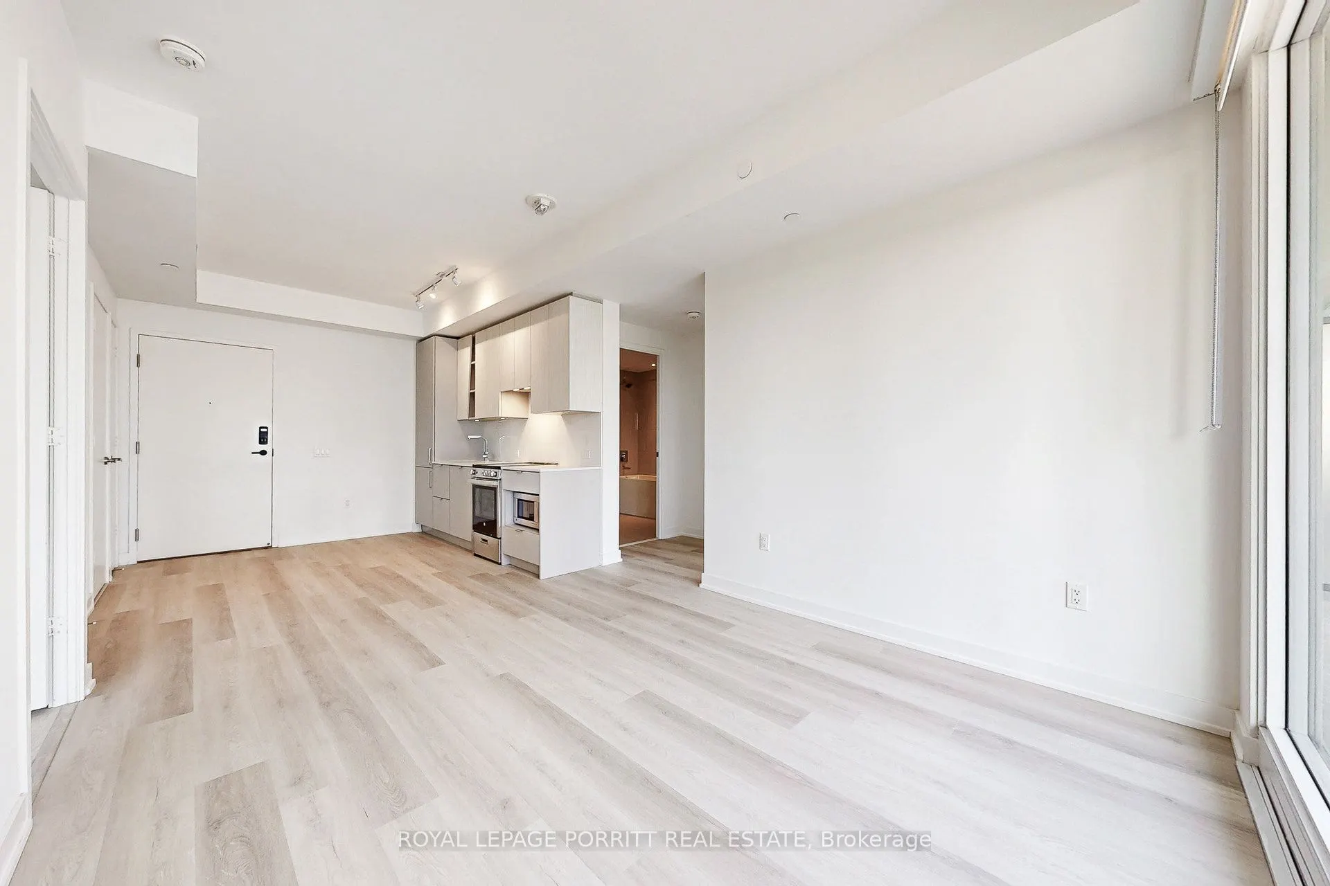 3883 Quartz Road, #202