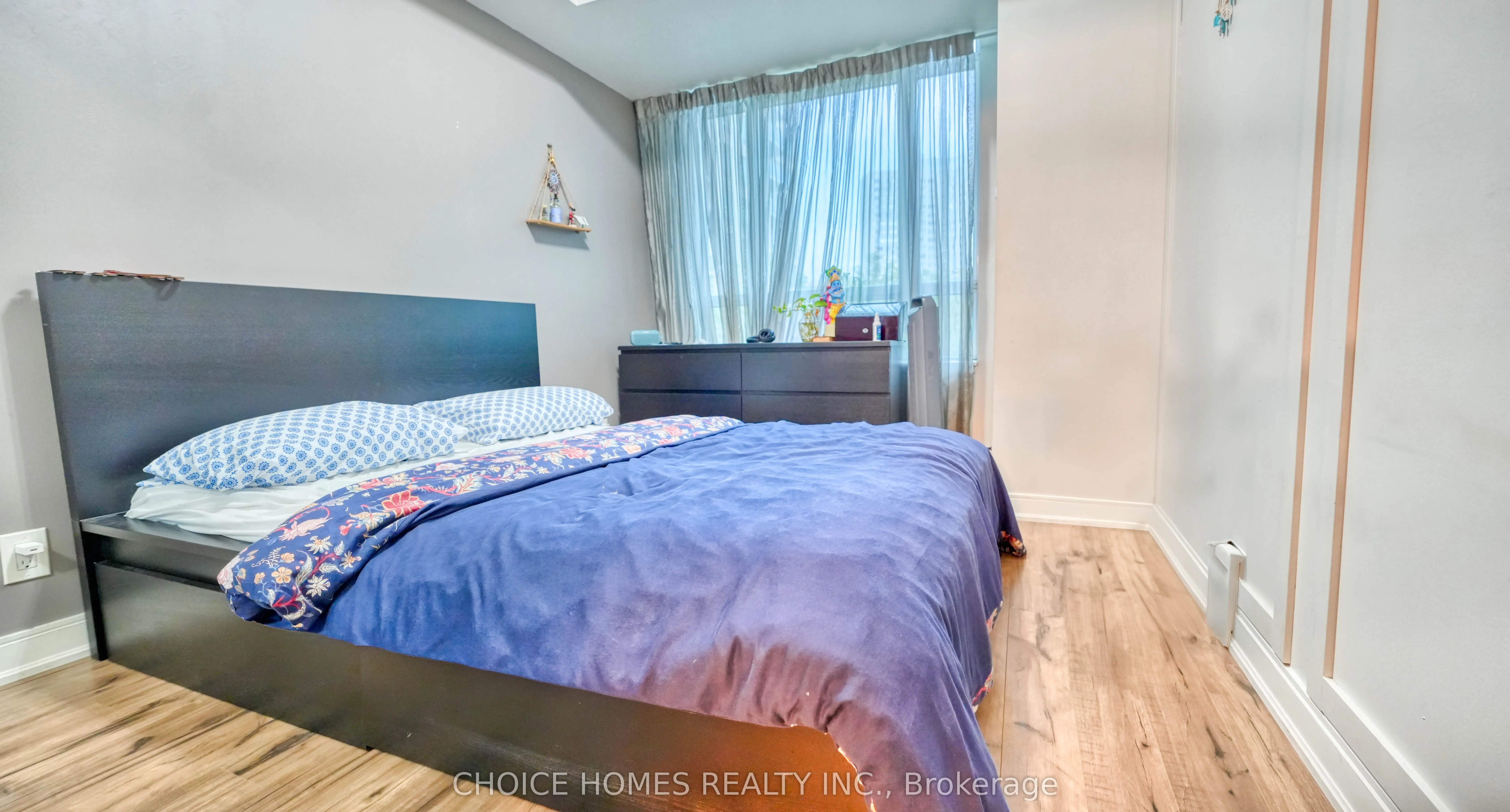 80 Absolute Avenue, #404