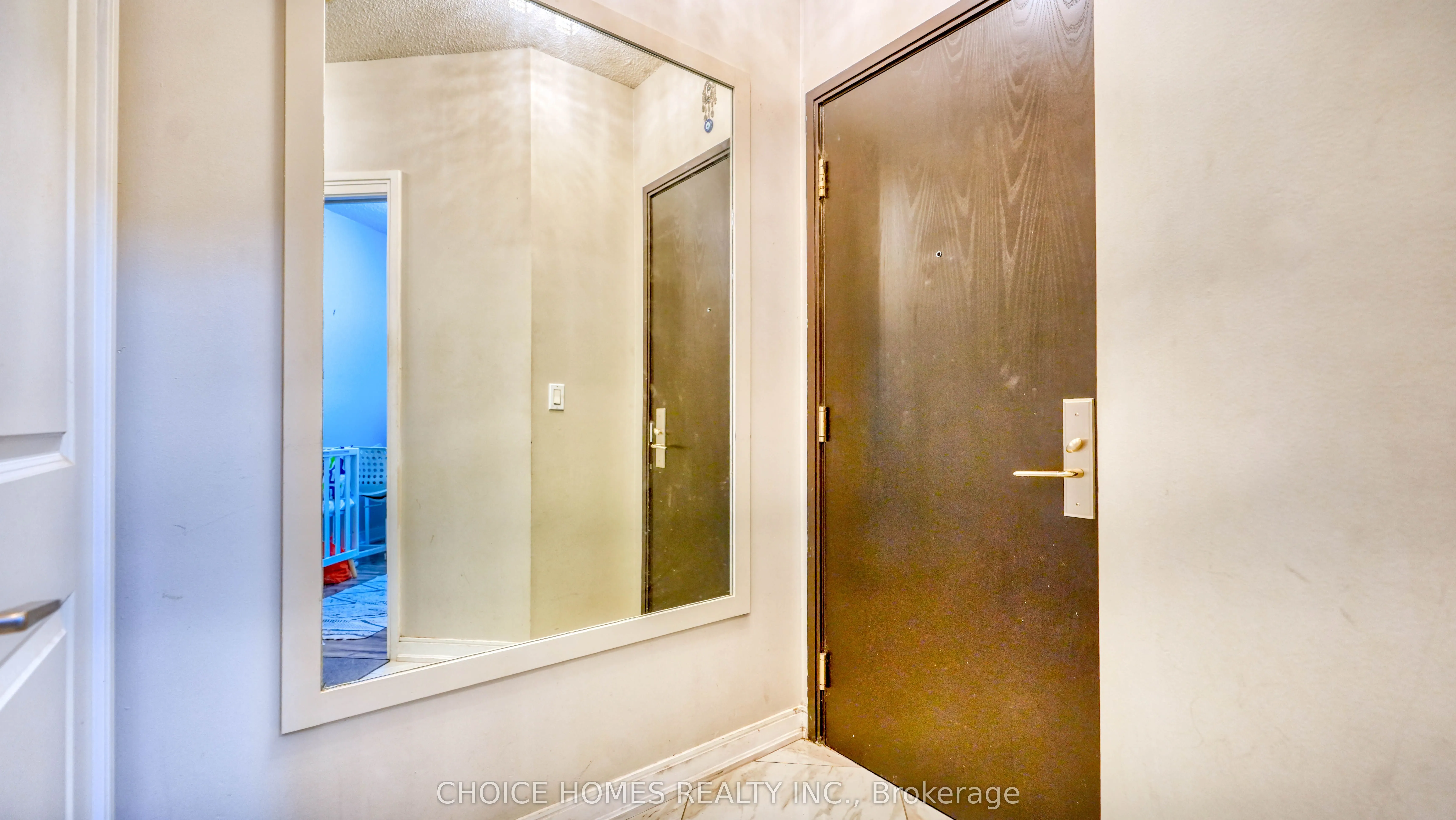 80 Absolute Avenue, #404