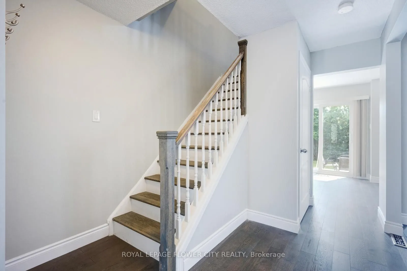 16 Ecclestone Drive