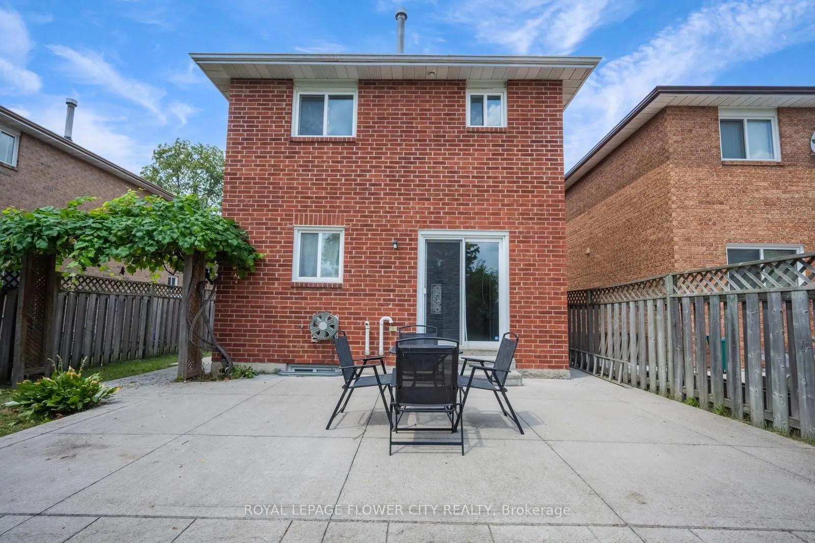 16 Ecclestone Drive