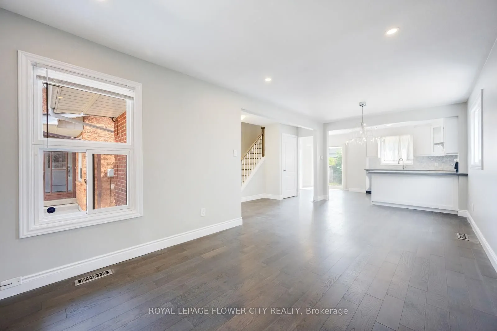 16 Ecclestone Drive
