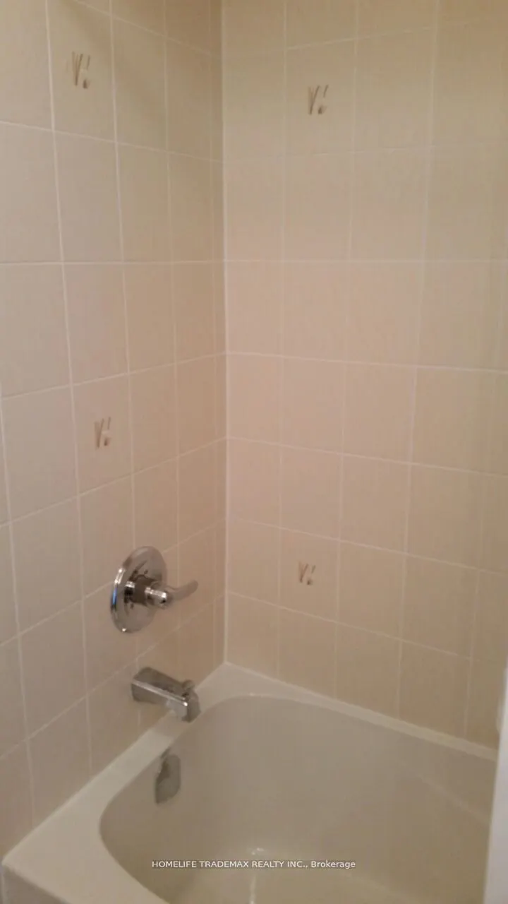 41 Battalion Road E, #41