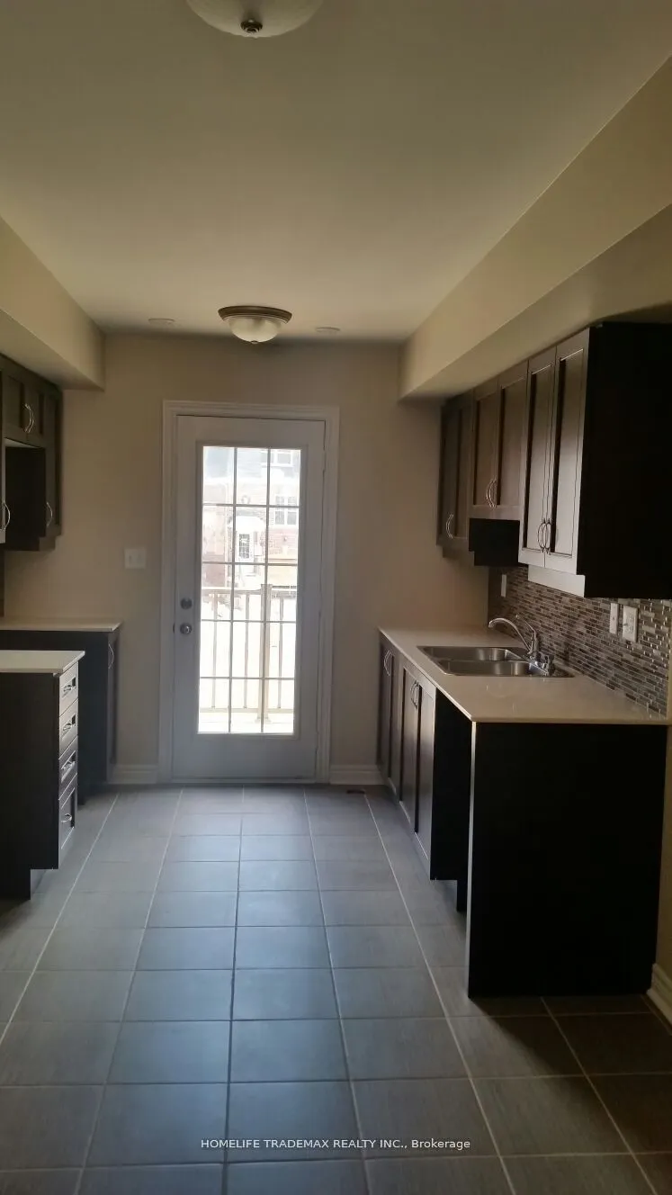 41 Battalion Road E, #41