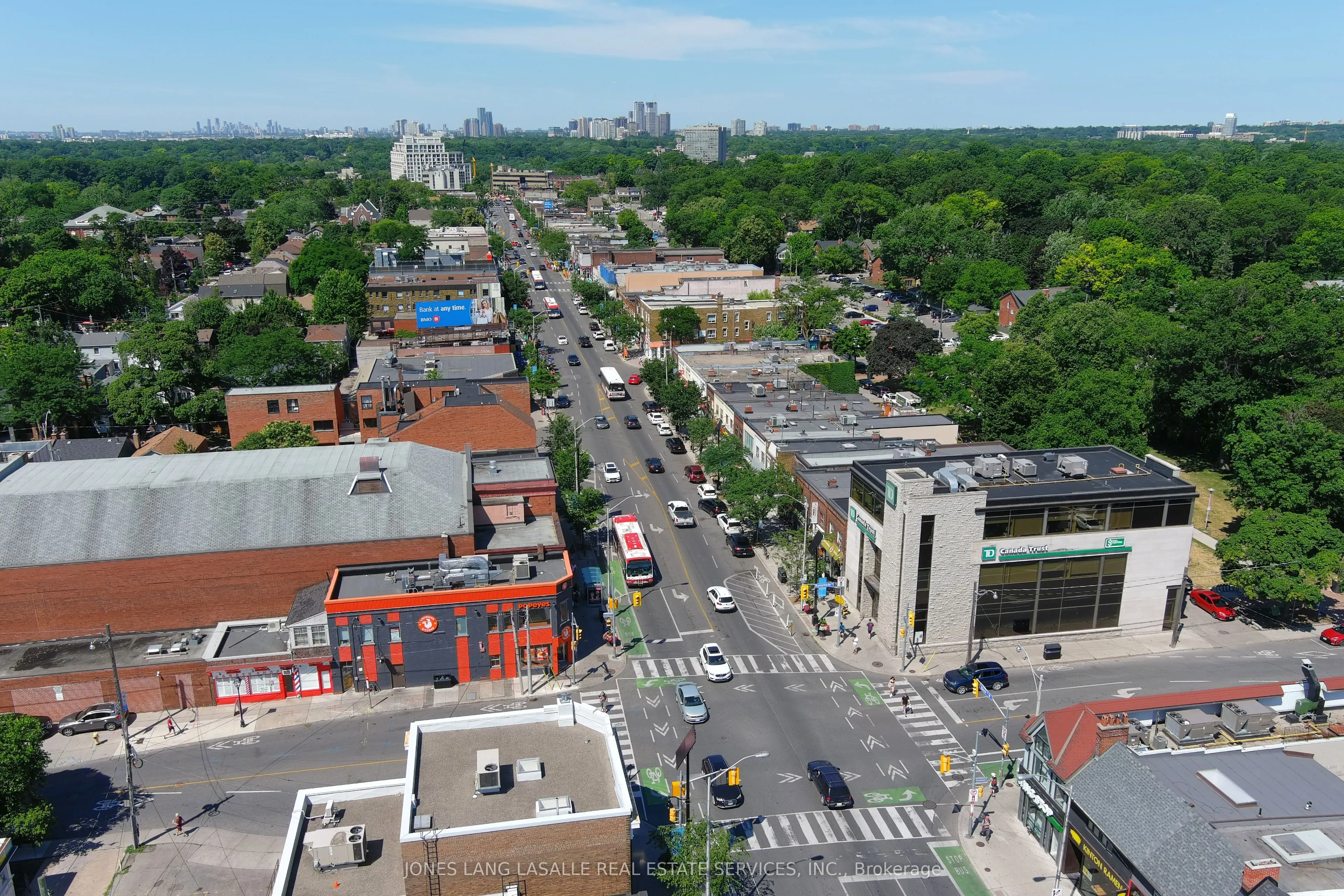 2220 Bloor Street W
