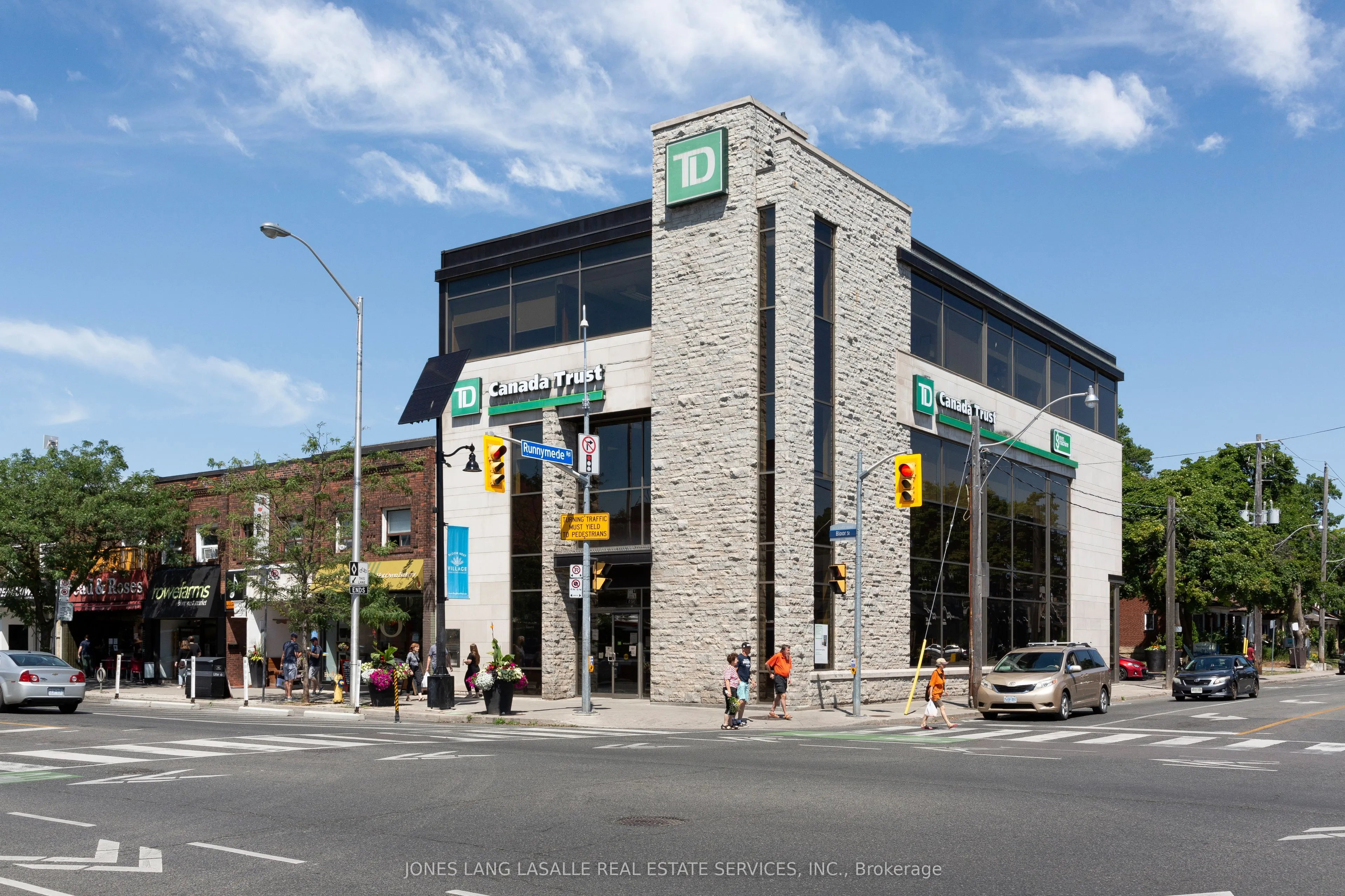 2220 Bloor Street W