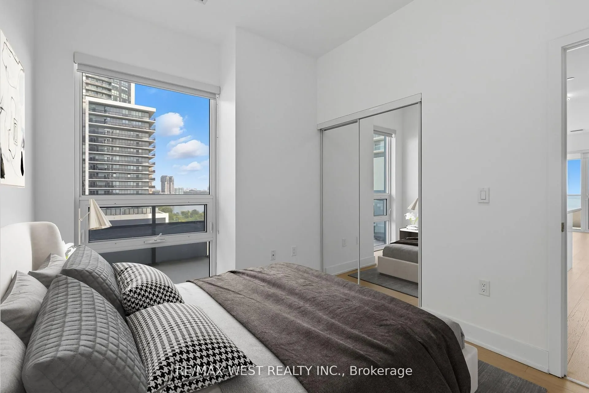 20 Shore Breeze Drive, #702