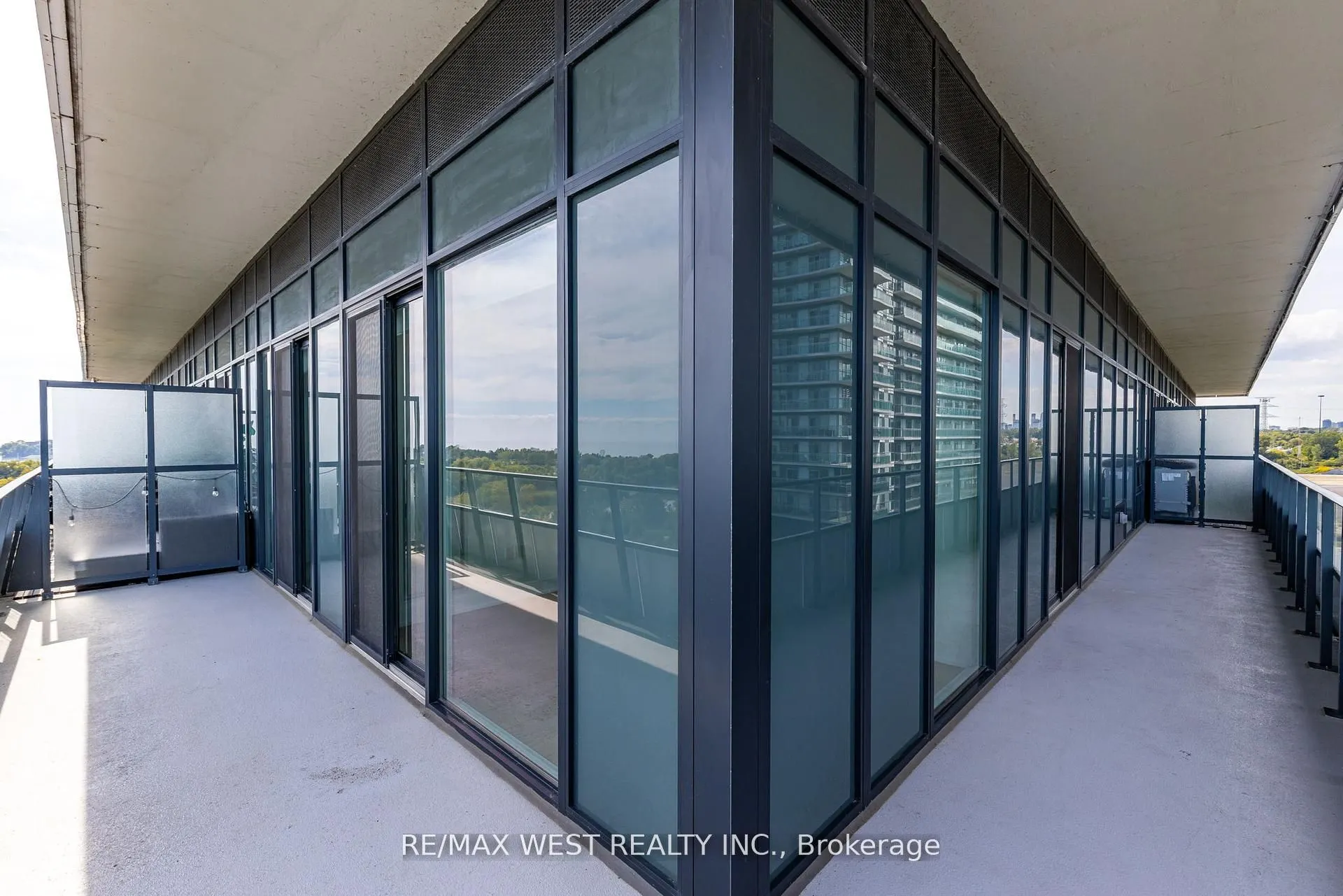 20 Shore Breeze Drive, #702