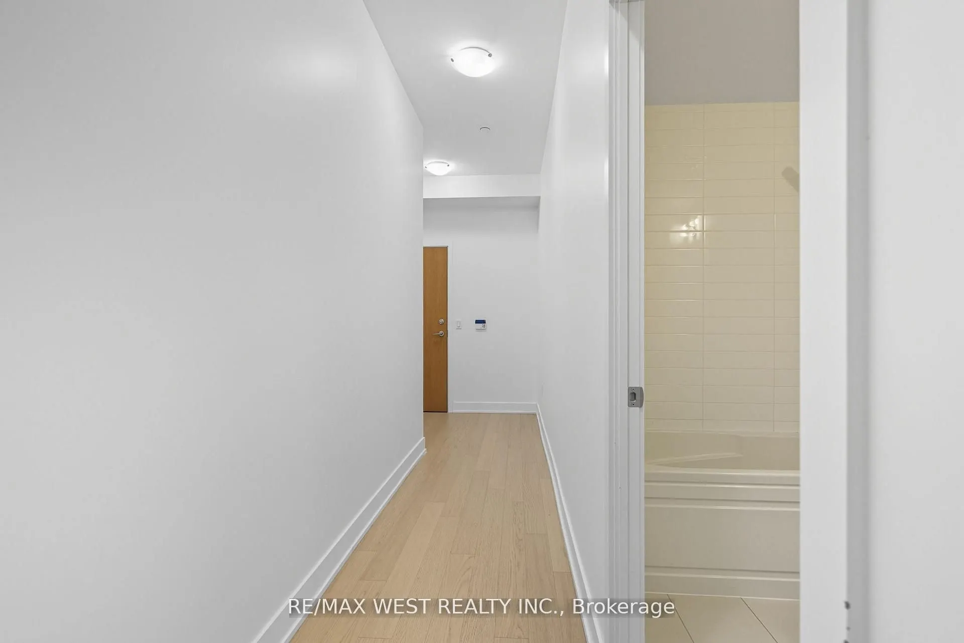 20 Shore Breeze Drive, #702