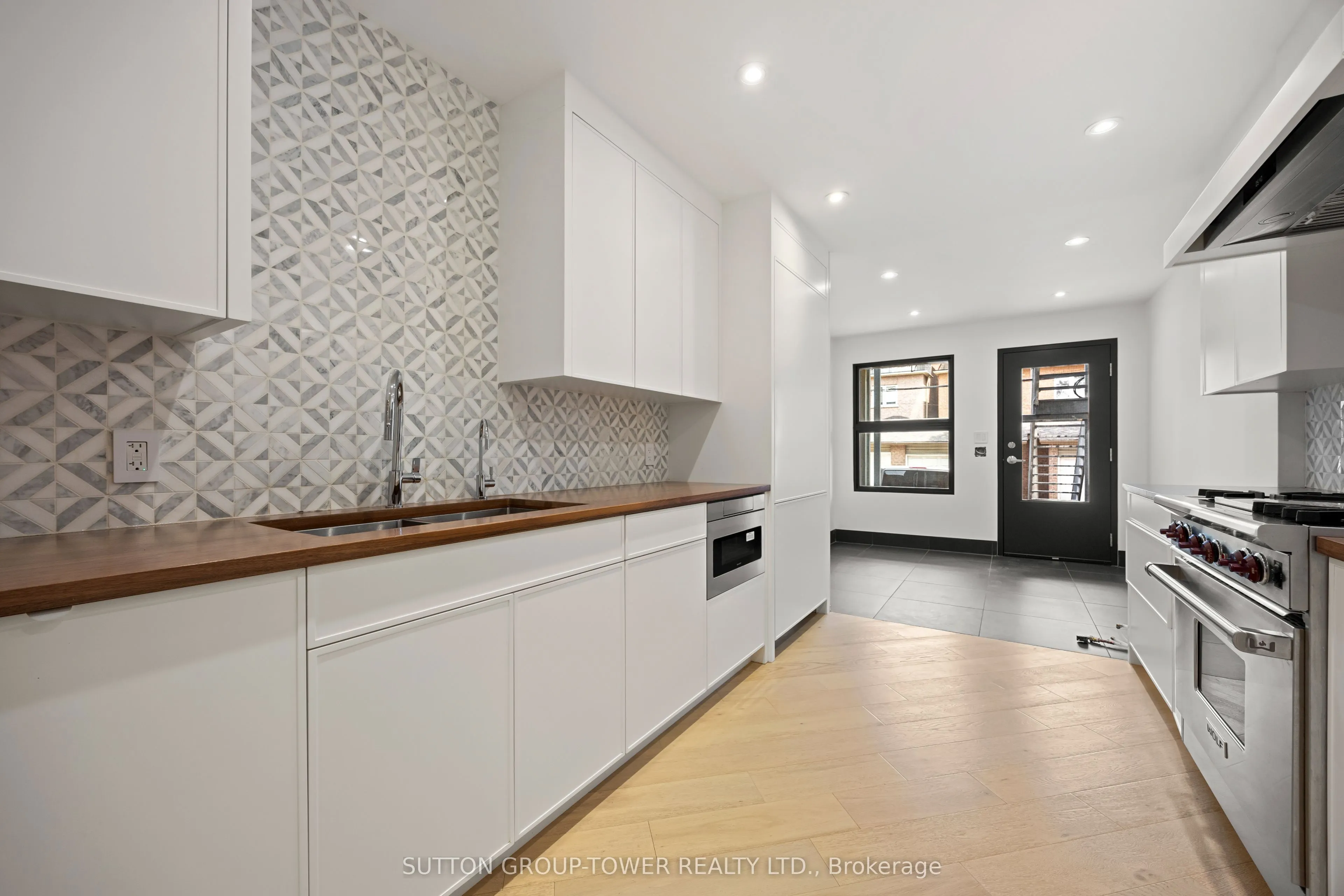 105 Campbell Avenue S, #2