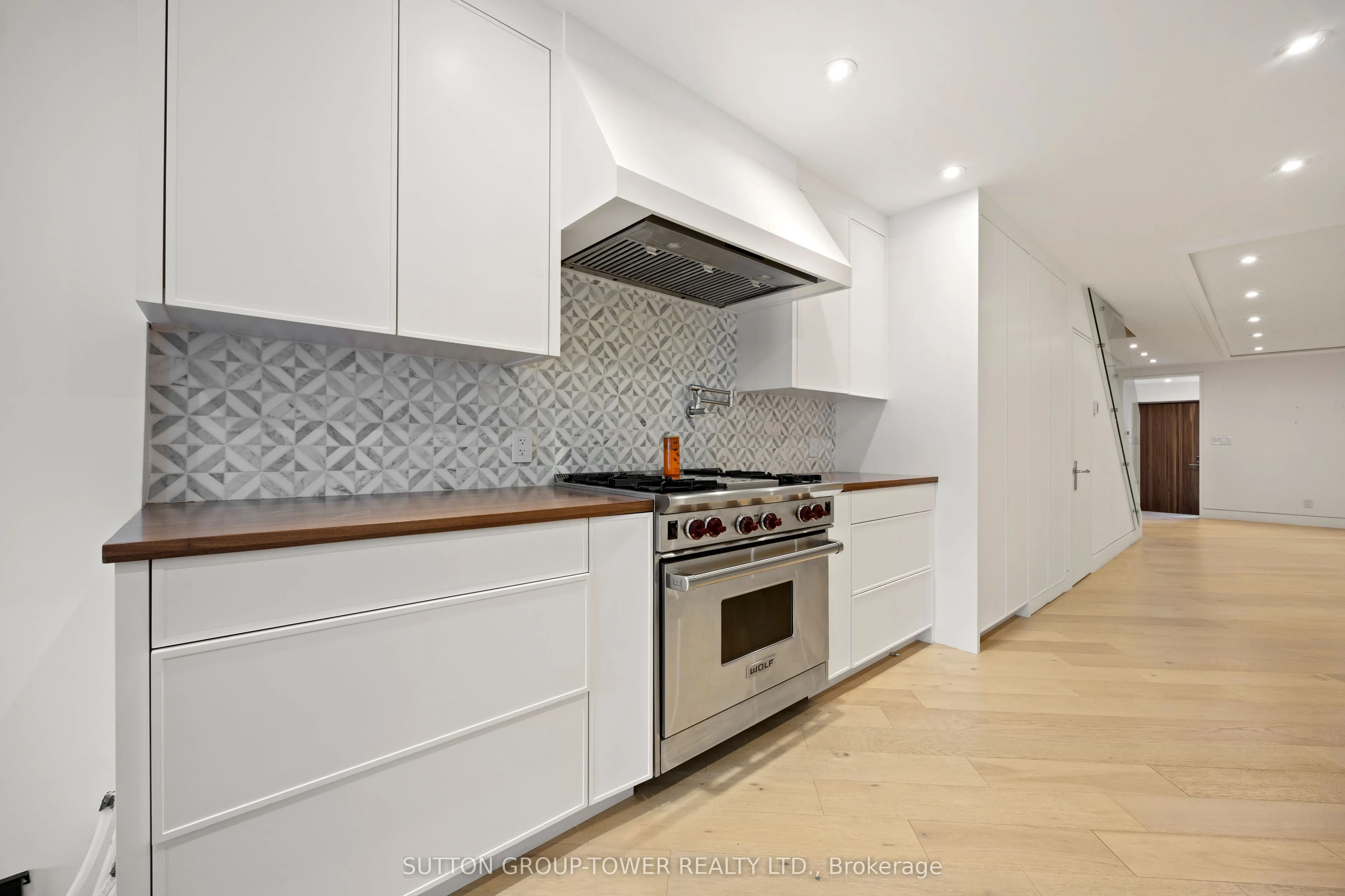 105 Campbell Avenue S, #2