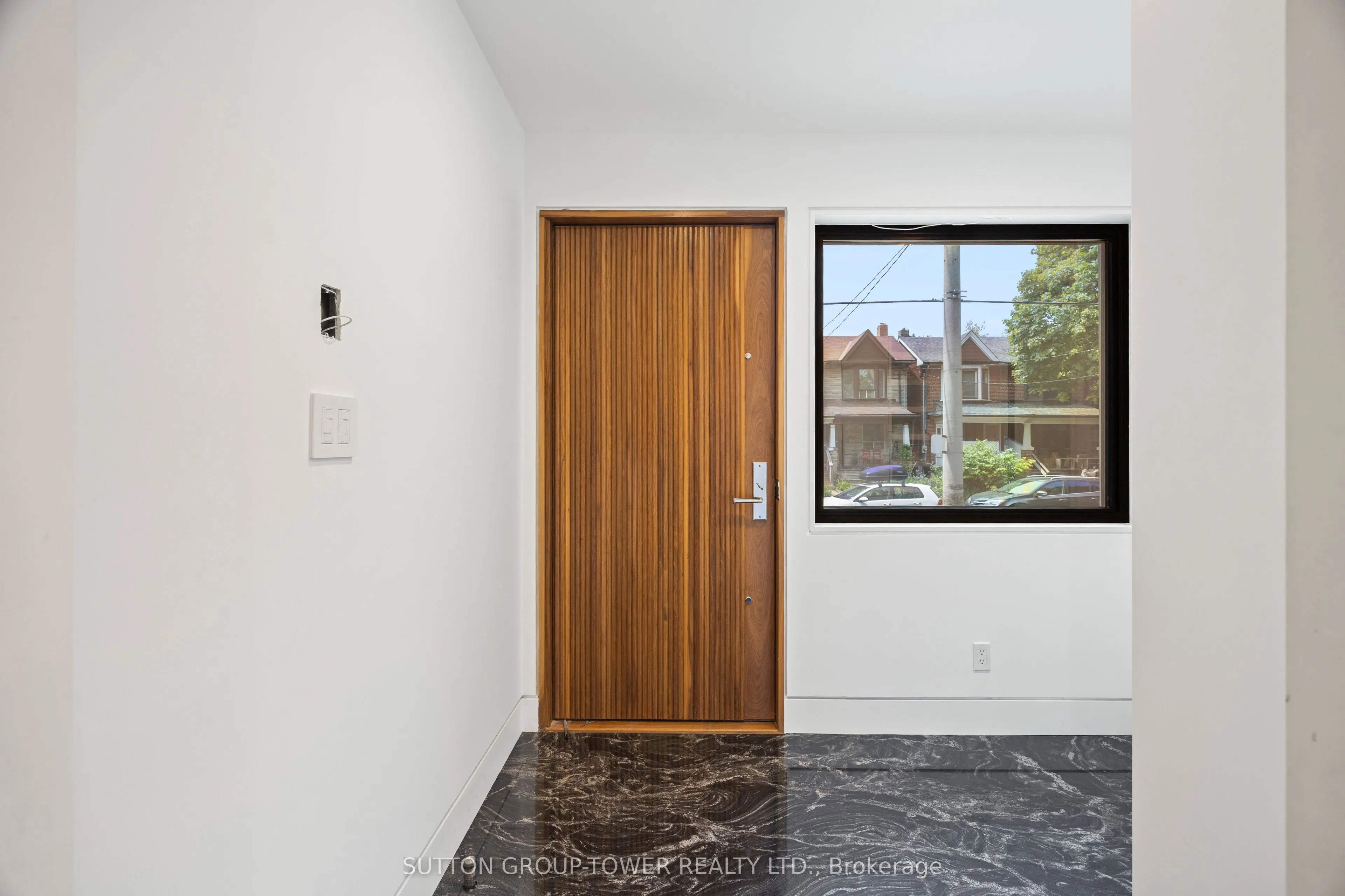 105 Campbell Avenue S, #2