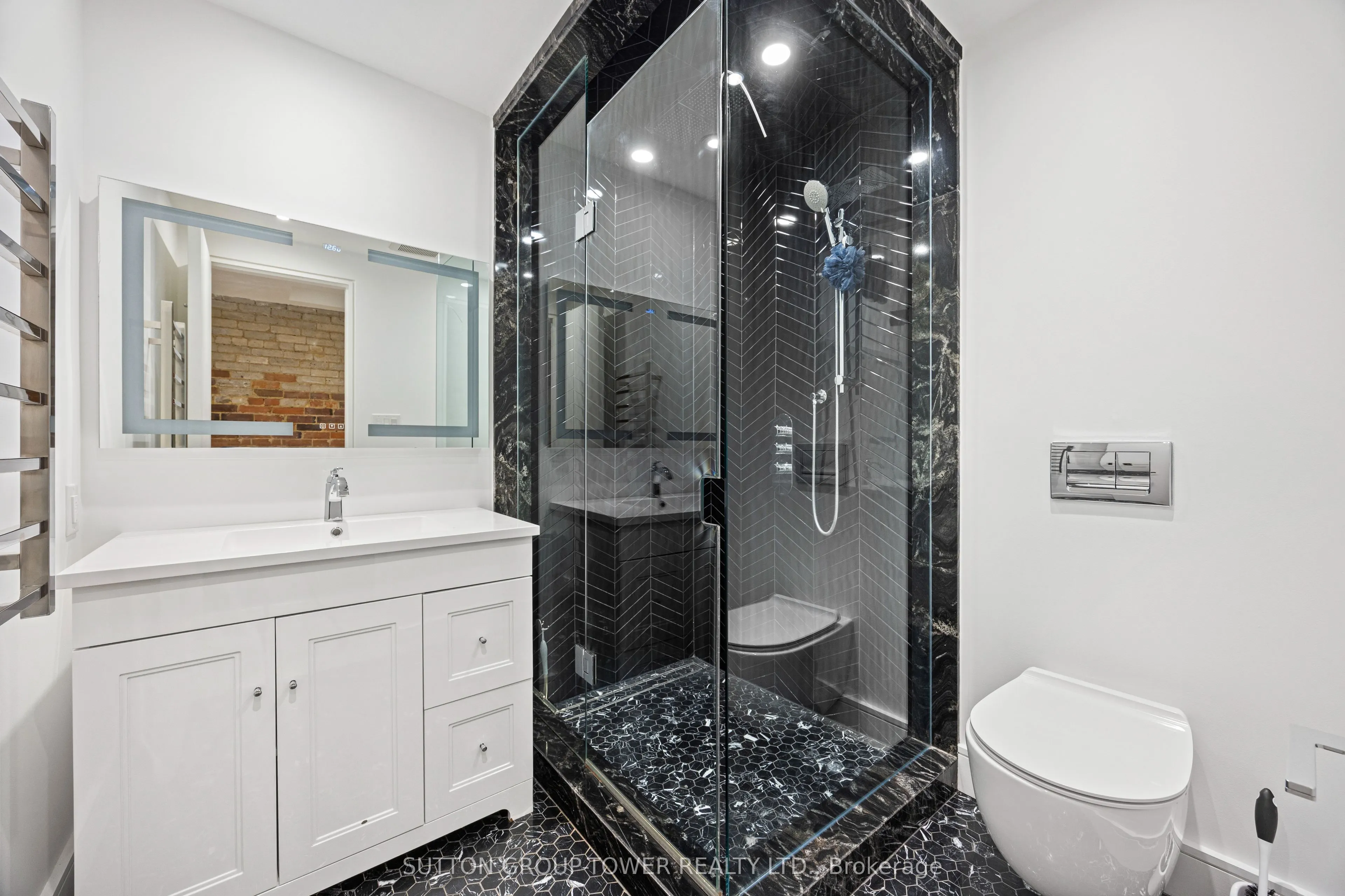 105 Campbell Avenue S, #2
